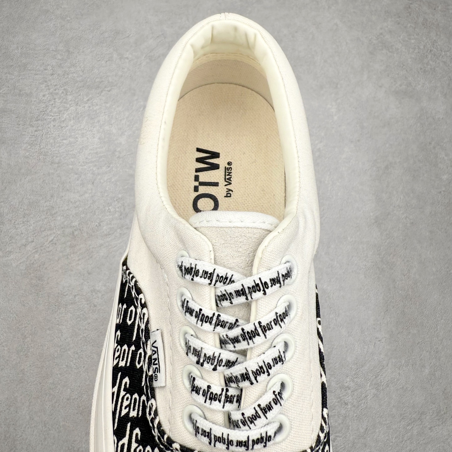 图片[5]-CDG x Vans Era 95 2025官方新款 OTW高端支线 川久保玲联名限定 休闲硫化板鞋 原鞋开发 公司同源整套流水线 满印黑白logo涂鸦 升级Sola Foam缓震可抽卸鞋垫 舒适度翻倍 质感拉满 防滑硫化底耐磨抗造 货号：VN0A3MQ5PZP1 尺码：35 36 36.5 37 38 38.5 39 40.5 41 42 42.5 43 44-选品中心