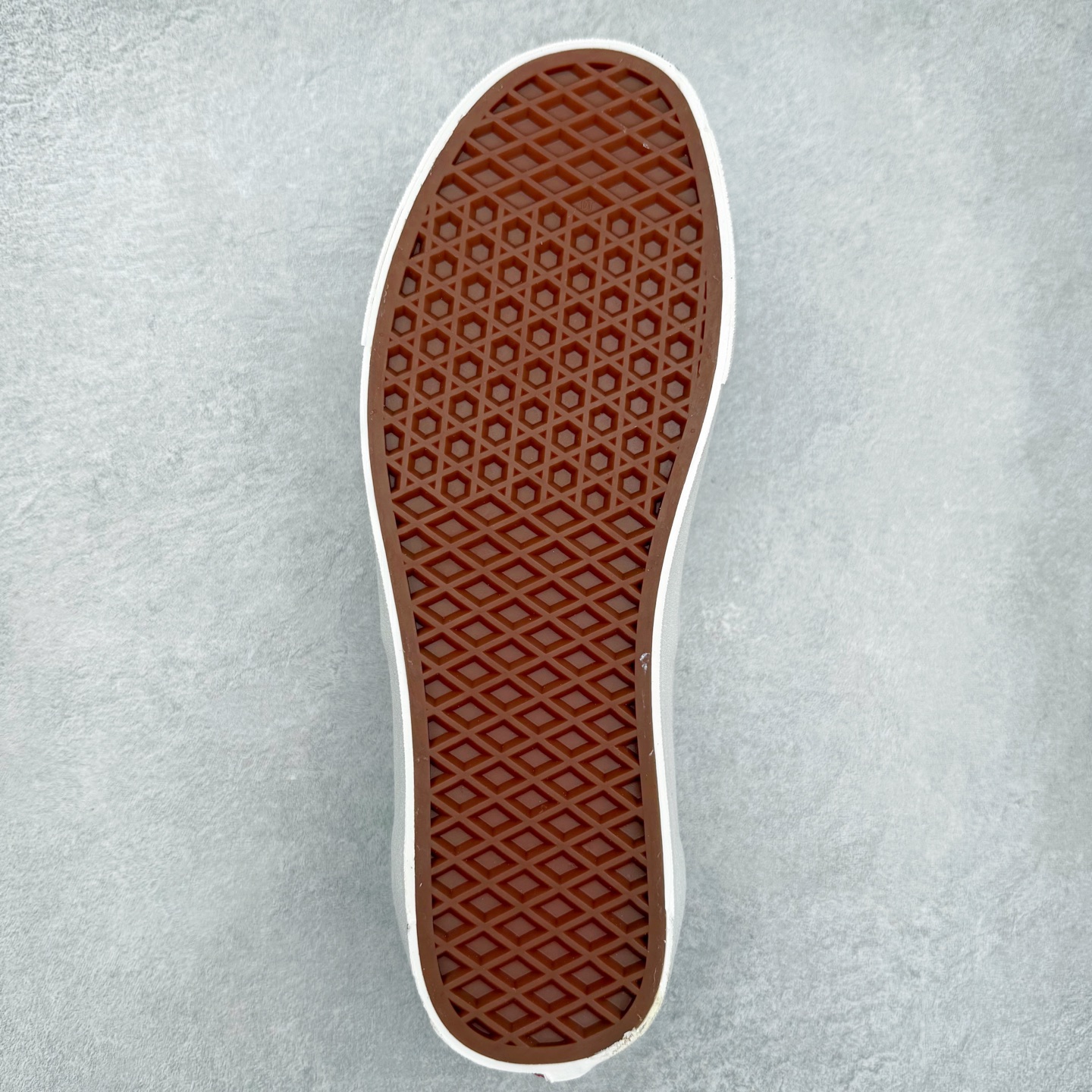 图片[9]-CDG x Vans Era 95 2025官方新款 OTW高端支线 川久保玲联名限定 休闲硫化板鞋 原鞋开发 公司同源整套流水线 满印黑白logo涂鸦 升级Sola Foam缓震可抽卸鞋垫 舒适度翻倍 质感拉满 防滑硫化底耐磨抗造 货号：VN0A3MQ5PZP1 尺码：35 36 36.5 37 38 38.5 39 40.5 41 42 42.5 43 44-选品中心