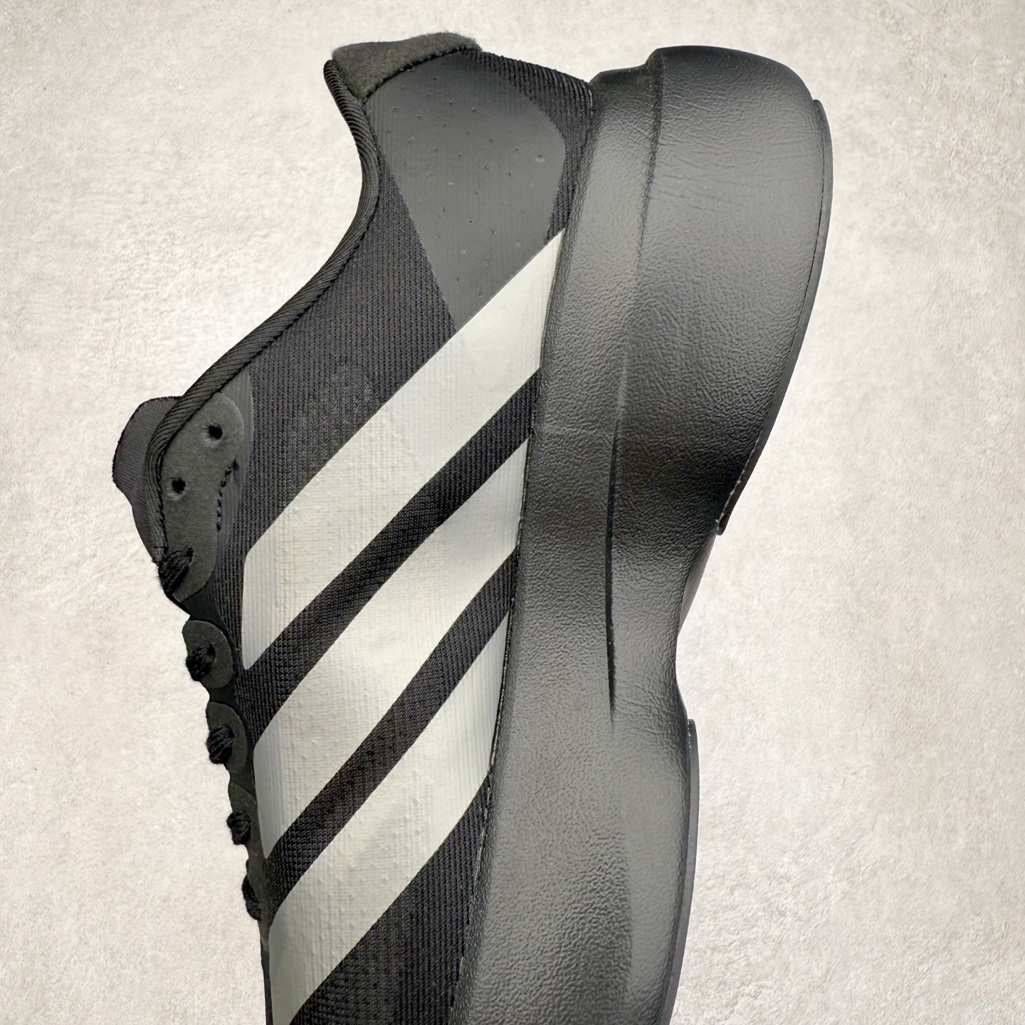 图片[7]-AD Adizero EVO SL 马拉松竞速专业跑鞋 CELERMESH针织网面非常轻薄 纤维间的缝隙很大 可以保证跑步时的透气、排汗效果 鞋舌直接与两侧的内衬和鞋底连接在一起 在跑步过程中不会被鞋舌的左右移动所困扰 在标准鞋带孔的基础上再拓宽一组鞋带孔 适合不同脚型的需求 突破性 EnergyRods 技术，有助于跑者实现更好的成绩 中底独特的LIGHTSTRIKE PRO泡棉材质 微弹感觉在跑步过程中给予了良好的支撑体验 对于顶级精英和高水平进阶跑者来说 ADIOS PRO是一双值得信赖的竞速比赛用鞋 尺码：36 36.5 37.5 38 38.5 39 40 40.5 41 42 42.5 43 44 44.5 45-选品中心