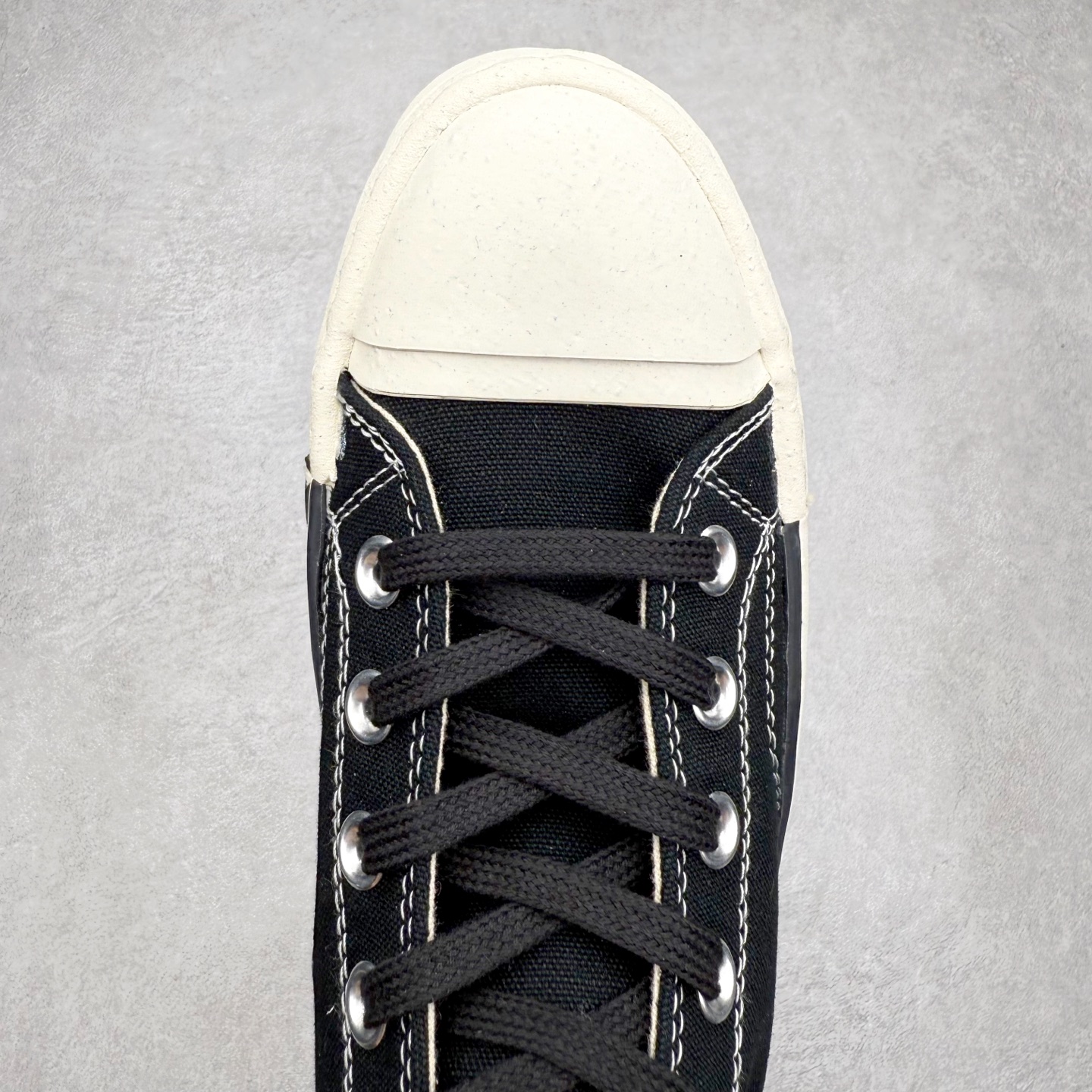 图片[4]-Rick Owens DRKSHDW x Converse Chuck 70 DBL Drksta 简约潮流 高帮休闲帆布鞋 大胆先锋的“双层”鞋底，一步增高融入先锋气质的线条美学解锁经典重塑“新高度” 双倍大胆设计打破常规，搭配标志性的加长鞋舌高调呈现前卫锋芒，让你感受双倍快乐 货号：A04954C 黑色 货号：A06755C 做旧灰 尺码：35-44（36.5 37.5 39.5 41.5 42.5）-选品中心