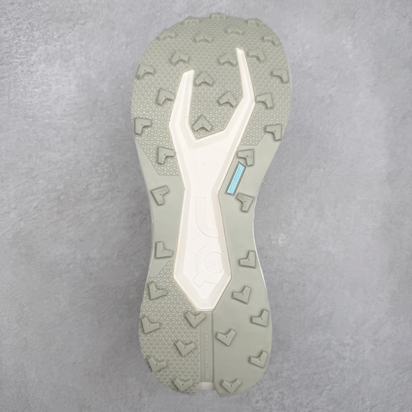 图片[9]-On Cloudtilt 3 昂跑减震生活休闲鞋 此运动品牌 开创于2010年 缓震着陆、强效回弹、轻柔质感的设计构思始终是ON研制关键 与此同时基于“为全球提供革新性的跑步感受”信念 陆续推出了多款跑鞋及其以专业运动人体跑步工程学为设计关键的功能性跑步服饰设备 让跑者不费力气地畅快畅跑 尺码：36 36.5 37.5 38 38.5 39 40 40.5 41 42 42.5 43 44 44.5 45-选品中心