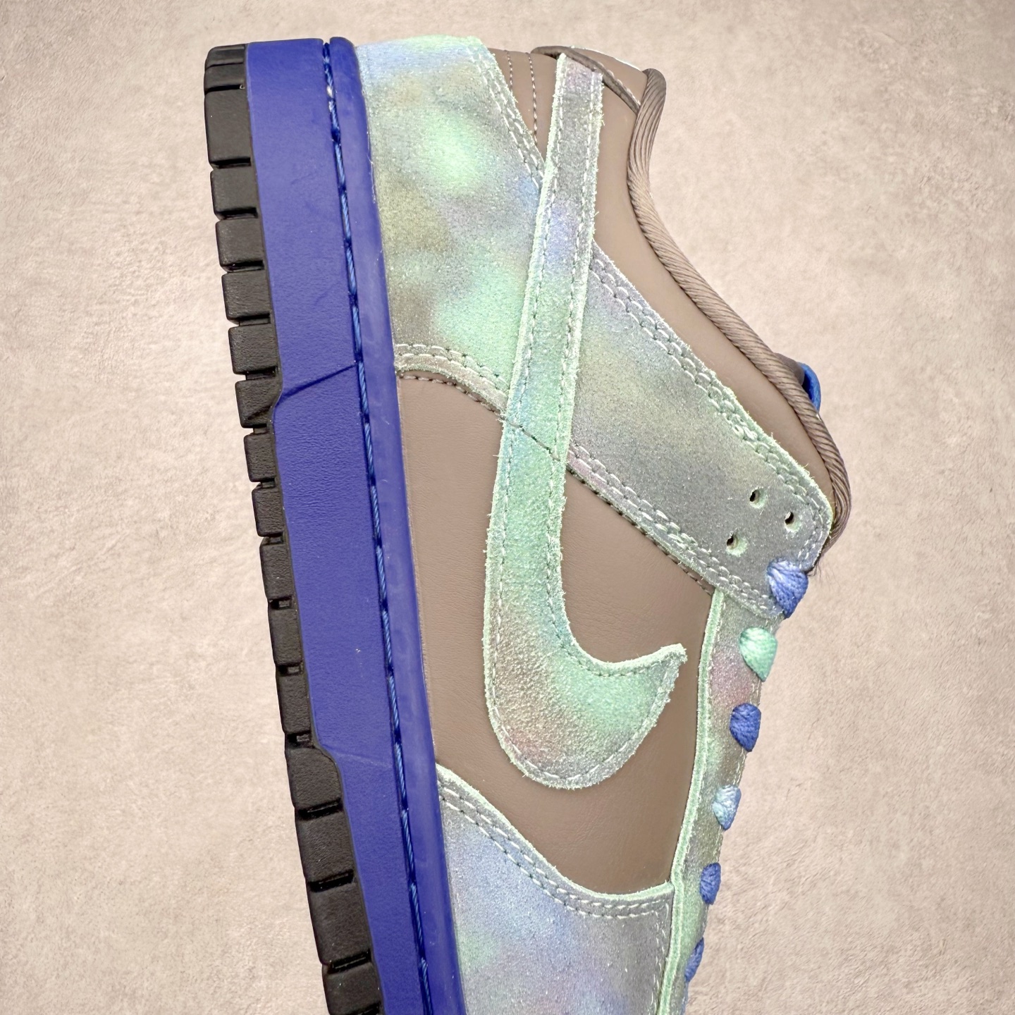 图片[6]-＃F版 NK SB Dunk Low 蓝棕扎染 HQ9294-200 极限压缩利润空间 超乎所想的高性价比 用料绝不含糊 原盒原配 正确耐磨橡胶大底 超高清洁度 全鞋零毛边皮料切割 全套原楦原模倾力打造完美版型 尺码：36 36.5 37.5 38 38.5 39 40 40.5 41 42 42.5 43 44 44.5 45 46 47.5-选品中心