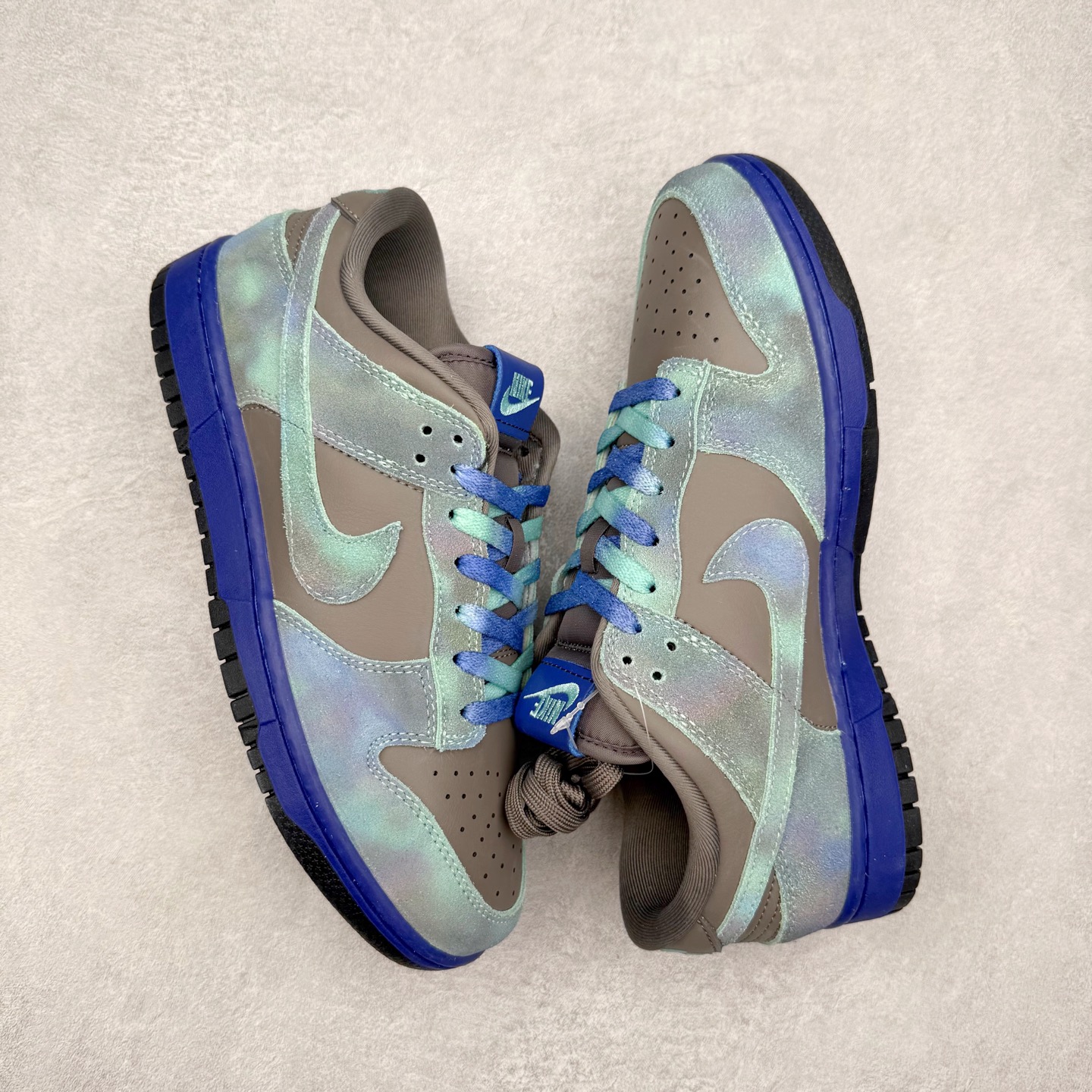 图片[3]-＃F版 NK SB Dunk Low 蓝棕扎染 HQ9294-200 极限压缩利润空间 超乎所想的高性价比 用料绝不含糊 原盒原配 正确耐磨橡胶大底 超高清洁度 全鞋零毛边皮料切割 全套原楦原模倾力打造完美版型 尺码：36 36.5 37.5 38 38.5 39 40 40.5 41 42 42.5 43 44 44.5 45 46 47.5-选品中心