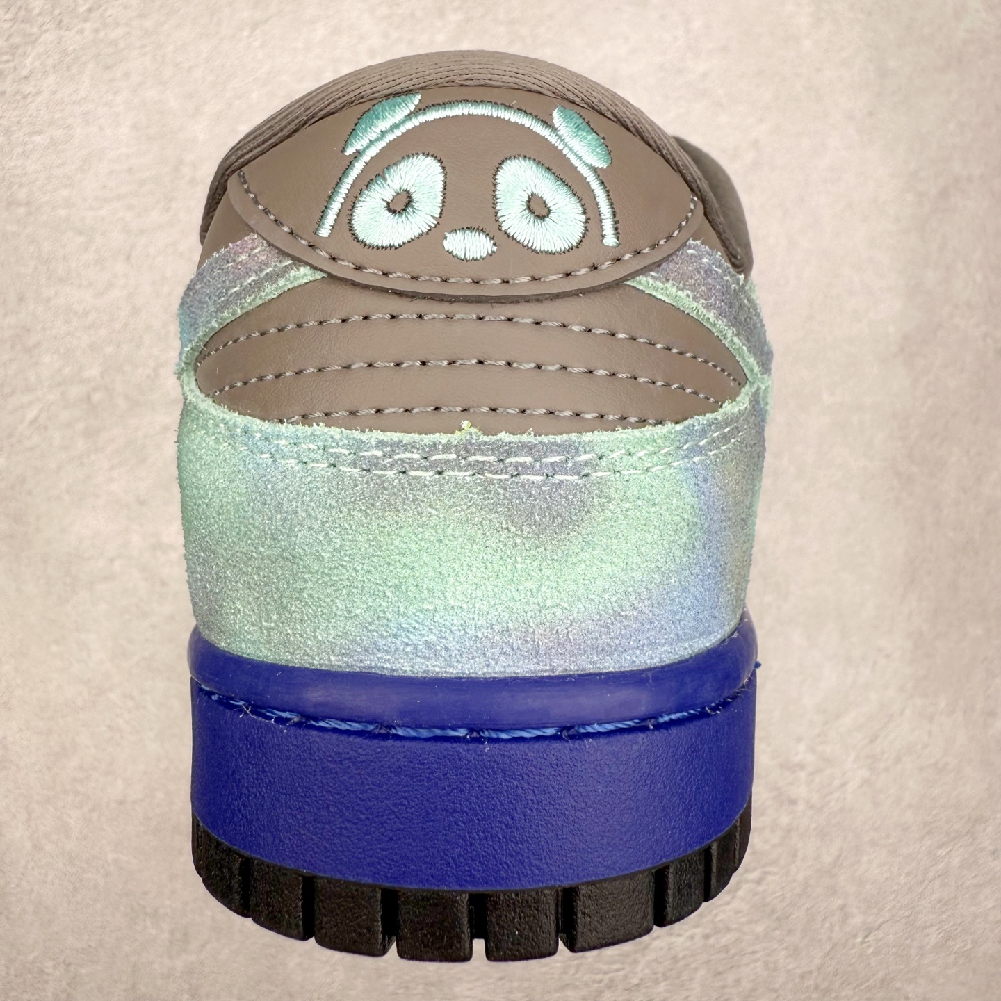 图片[8]-＃F版 NK SB Dunk Low 蓝棕扎染 HQ9294-200 极限压缩利润空间 超乎所想的高性价比 用料绝不含糊 原盒原配 正确耐磨橡胶大底 超高清洁度 全鞋零毛边皮料切割 全套原楦原模倾力打造完美版型 尺码：36 36.5 37.5 38 38.5 39 40 40.5 41 42 42.5 43 44 44.5 45 46 47.5-选品中心