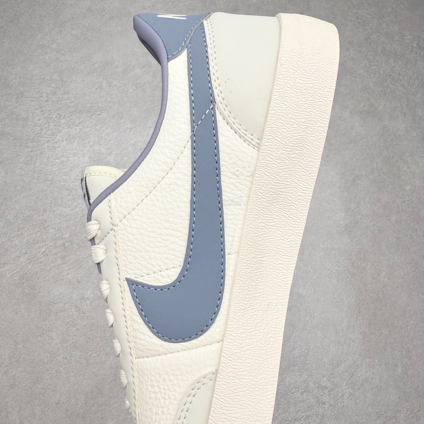 图片[7]-J.Crew x NK Killshot II Leather 联名复古板鞋 HQ1657-106 采用米白色皮革制作鞋身 Swoosh 点缀其中 最后搭载棕色生胶大底 流露出满满的复古气气息 尺码：36 36.5 37.5 38 38.5 39 40 40.5 41 42 42.5 43 44 44.5 45-选品中心