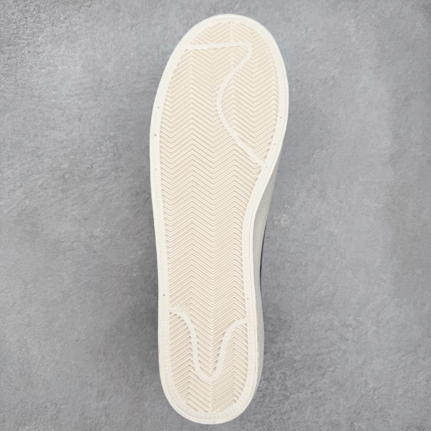 图片[9]-J.Crew x NK Killshot II Leather 联名复古板鞋 HQ1657-106 采用米白色皮革制作鞋身 Swoosh 点缀其中 最后搭载棕色生胶大底 流露出满满的复古气气息 尺码：36 36.5 37.5 38 38.5 39 40 40.5 41 42 42.5 43 44 44.5 45-选品中心