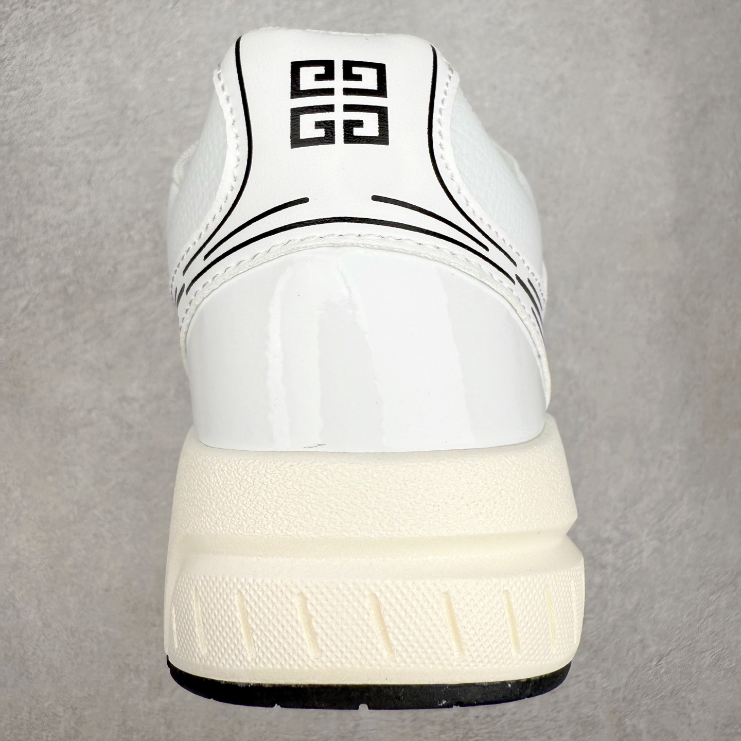 图片[8]-纪梵希 Nfnty-52 圆头系带 logo图案跑鞋低帮生活休闲鞋 性价比天花板 极力推荐 采用全粒面头层牛皮革鞋面材质 正确吸汗网布贴合PU高弹发泡增高鞋垫 独家开发组合TR光泽耐韧隔色橡胶鞋底 尺码：36 37 38 39 40 41 42 43 44 45-选品中心