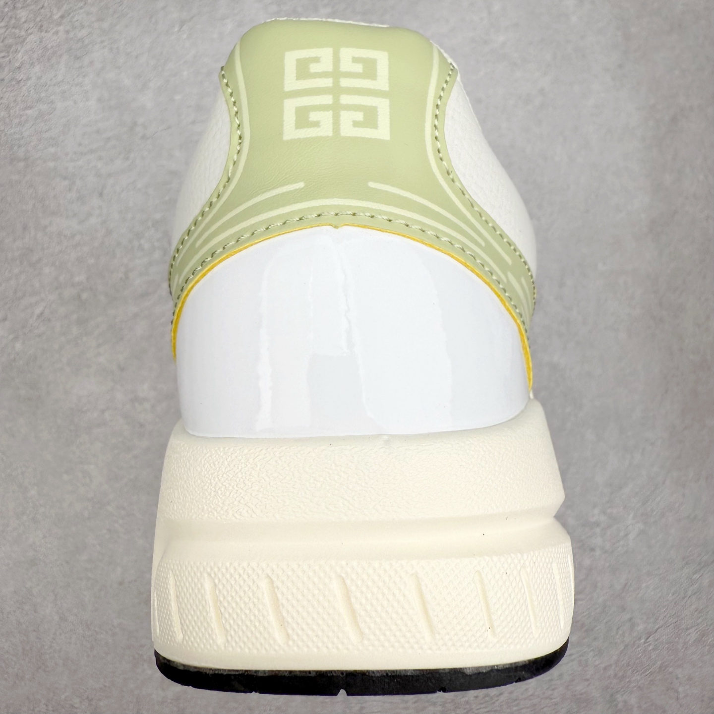 图片[8]-纪梵希 Nfnty-52 圆头系带 logo图案跑鞋低帮生活休闲鞋 性价比天花板 极力推荐 采用全粒面头层牛皮革鞋面材质 正确吸汗网布贴合PU高弹发泡增高鞋垫 独家开发组合TR光泽耐韧隔色橡胶鞋底 尺码：36 37 38 39 40 41 42 43 44 45-选品中心