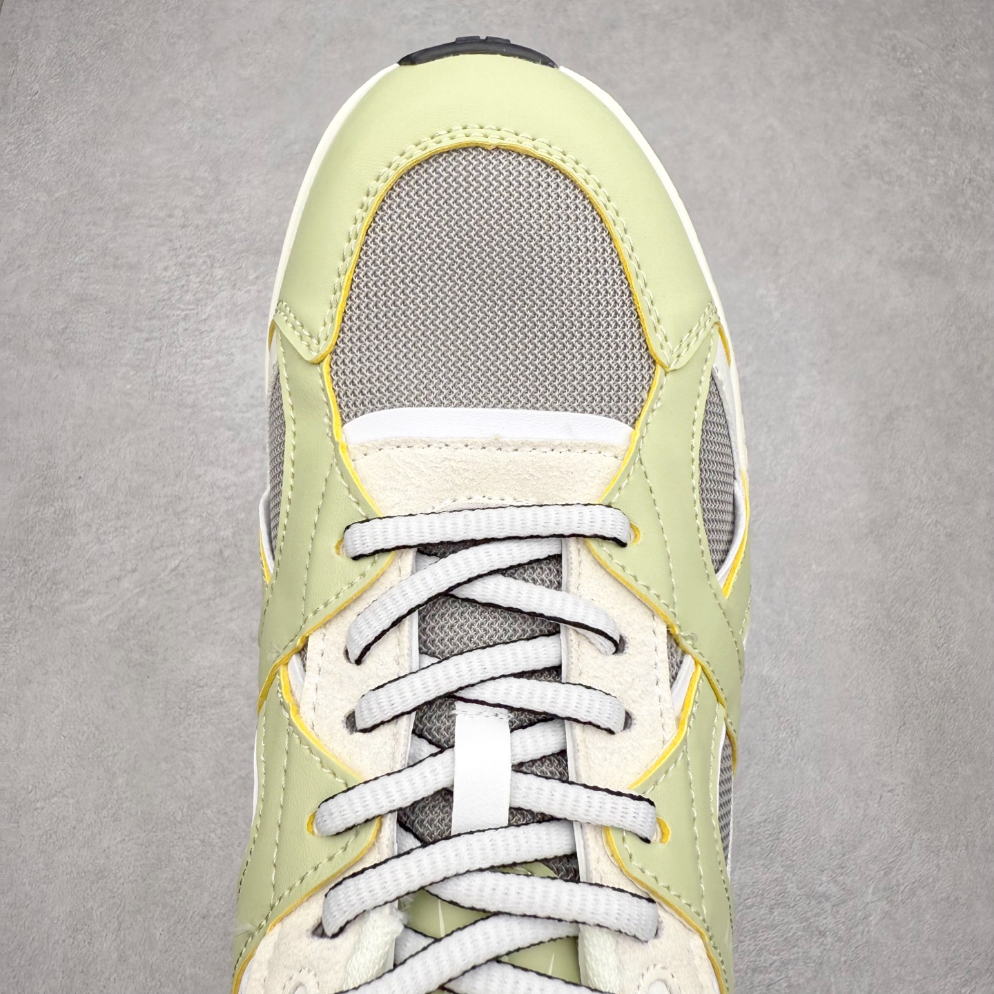 图片[4]-纪梵希 Nfnty-52 圆头系带 logo图案跑鞋低帮生活休闲鞋 性价比天花板 极力推荐 采用全粒面头层牛皮革鞋面材质 正确吸汗网布贴合PU高弹发泡增高鞋垫 独家开发组合TR光泽耐韧隔色橡胶鞋底 尺码：36 37 38 39 40 41 42 43 44 45-选品中心