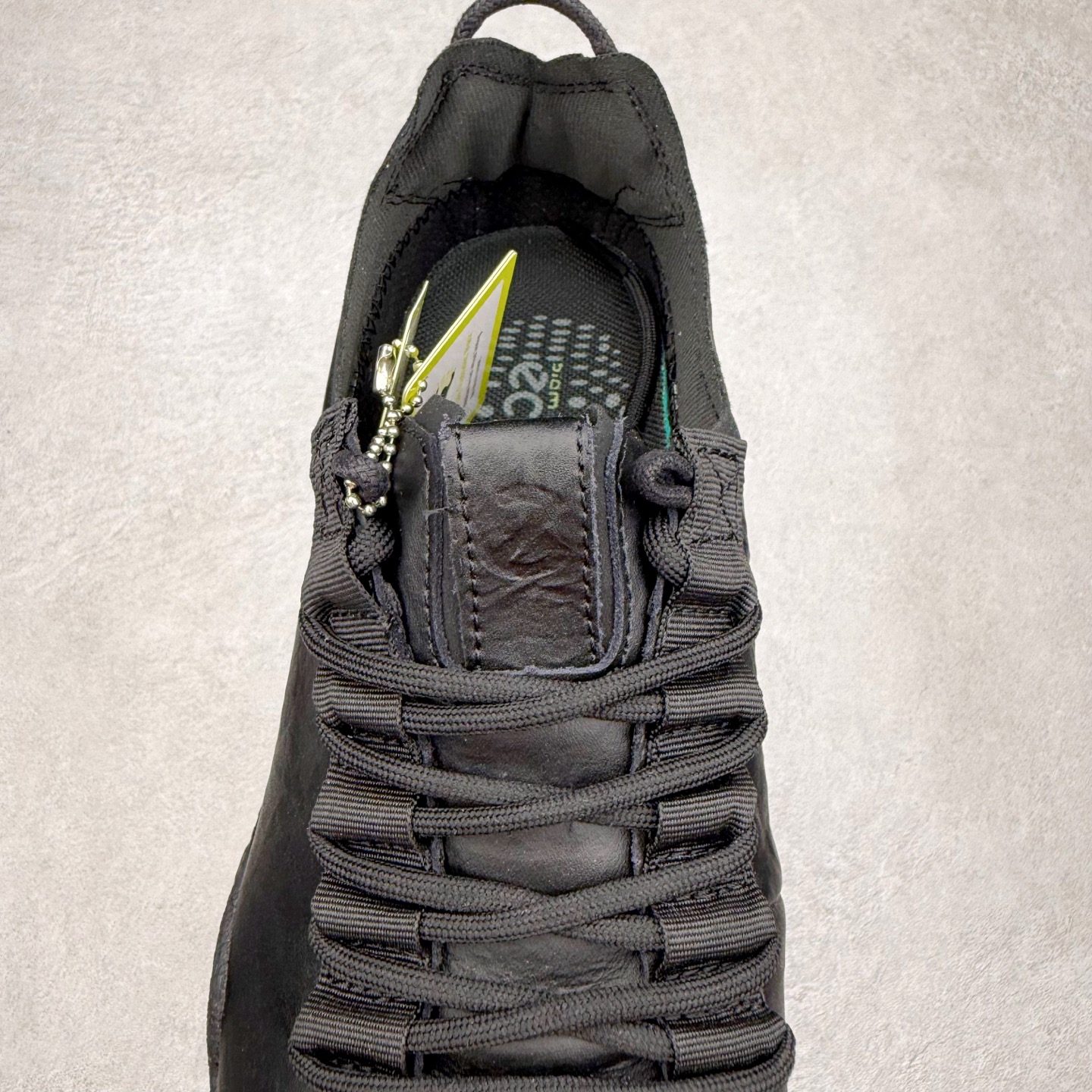 图片[5]-ECCO爱步老爹鞋男士夏季新款 飞织网面百搭潮流户外运动鞋 健步BIOM系列新款 全新的轻量发泡底材与直接注塑橡胶大底相结合 柔软舒适，轻量回弹，脚感更轻盈 鞋面采用GORE-TEX飞织网面与牛皮相结合 给你贴心透气呵护 自然律动科技 符合人体工学鞋楦 贴近足部天然形态 橡胶大底，抓地力强，具有良好的耐磨性 轻盈自如 适跑畅练 尺码：38 39 40 41 42 43 44 （皮鞋码）-选品中心