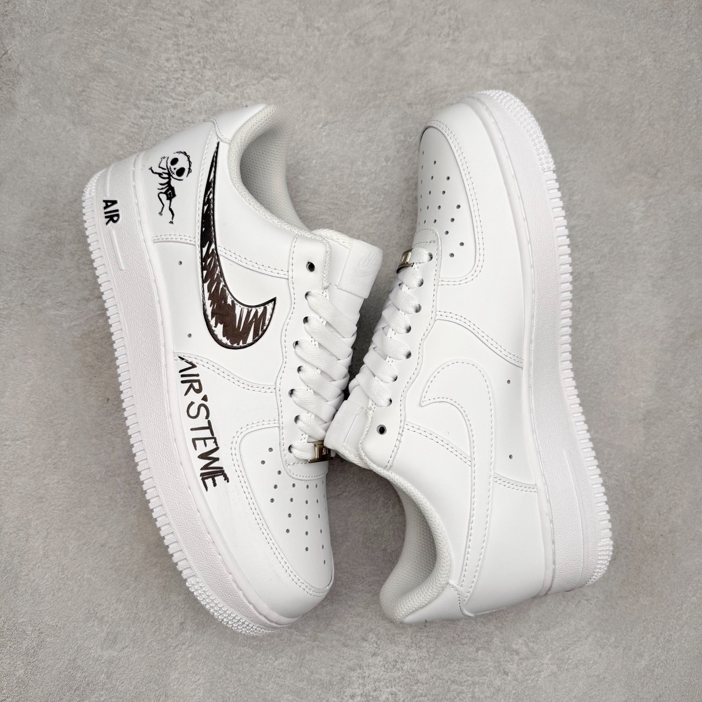 图片[3]-NK Air Force 1´07 Low 空军一号低帮百搭休闲运动板鞋 ZH0316-096 柔软、弹性十足的缓震性能和出色的中底设计 横跨复古与现代的外型结合 造就出风靡全球 三十多年的Force 1 直到今天还深受青睐 实拍调校N版已经零色差零失真 百分百还原实物色彩所见即所得 不存在货不对板色差等低级问题 选购参考实物拍摄 不混卖不参货 只用心做好货严格选品 承诺混一赔十 尺码：36 36.5 37.5 38 38.5 39 40 40.5 41 42 42.5 43 44 44.5 45-选品中心