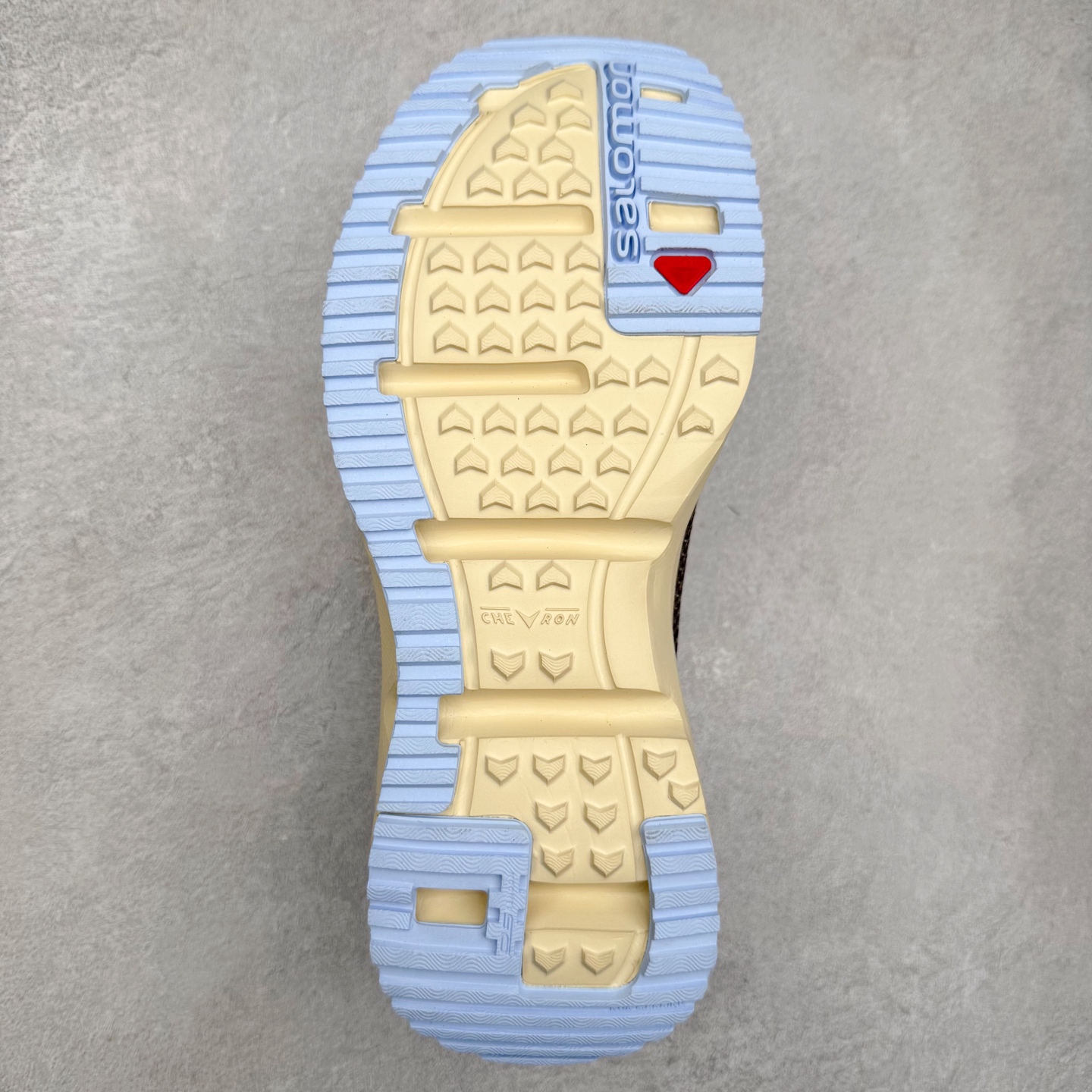 图片[9]-＃HP SALOMON萨洛蒙 RX Slide 3.0 CANVAS 舒适柔软 防滑包头拖鞋 男女同款 SALOMON诞生于1947年的法国阿尔卑斯山区，全球知名的户外运动品牌。一直致力于推动滑雪、越野跑等山地运动的发展及产品的进步。其产品设计致力于追求创新和发掘产品的性能极限，帮助喜欢自由的人在山地间不断挑战自我。实拍调校N版已经零色差零失真 百分百还原实物色彩所见即所得 不存在货不对板色差等低级问题 选购参考实物拍摄 不混卖不参货 只用心做好货严格选品 承诺混一赔十 尺码：36 36.5 37.5 38 38.5 39 40 40.5 41 42 42.5 43 44 44.5 45-选品中心