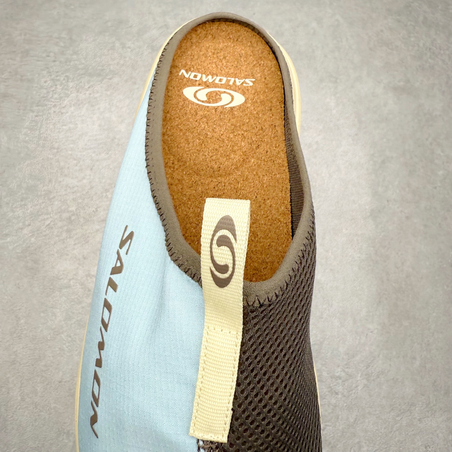 图片[5]-＃HP SALOMON萨洛蒙 RX Slide 3.0 CANVAS 舒适柔软 防滑包头拖鞋 男女同款 SALOMON诞生于1947年的法国阿尔卑斯山区，全球知名的户外运动品牌。一直致力于推动滑雪、越野跑等山地运动的发展及产品的进步。其产品设计致力于追求创新和发掘产品的性能极限，帮助喜欢自由的人在山地间不断挑战自我。实拍调校N版已经零色差零失真 百分百还原实物色彩所见即所得 不存在货不对板色差等低级问题 选购参考实物拍摄 不混卖不参货 只用心做好货严格选品 承诺混一赔十 尺码：36 36.5 37.5 38 38.5 39 40 40.5 41 42 42.5 43 44 44.5 45-选品中心