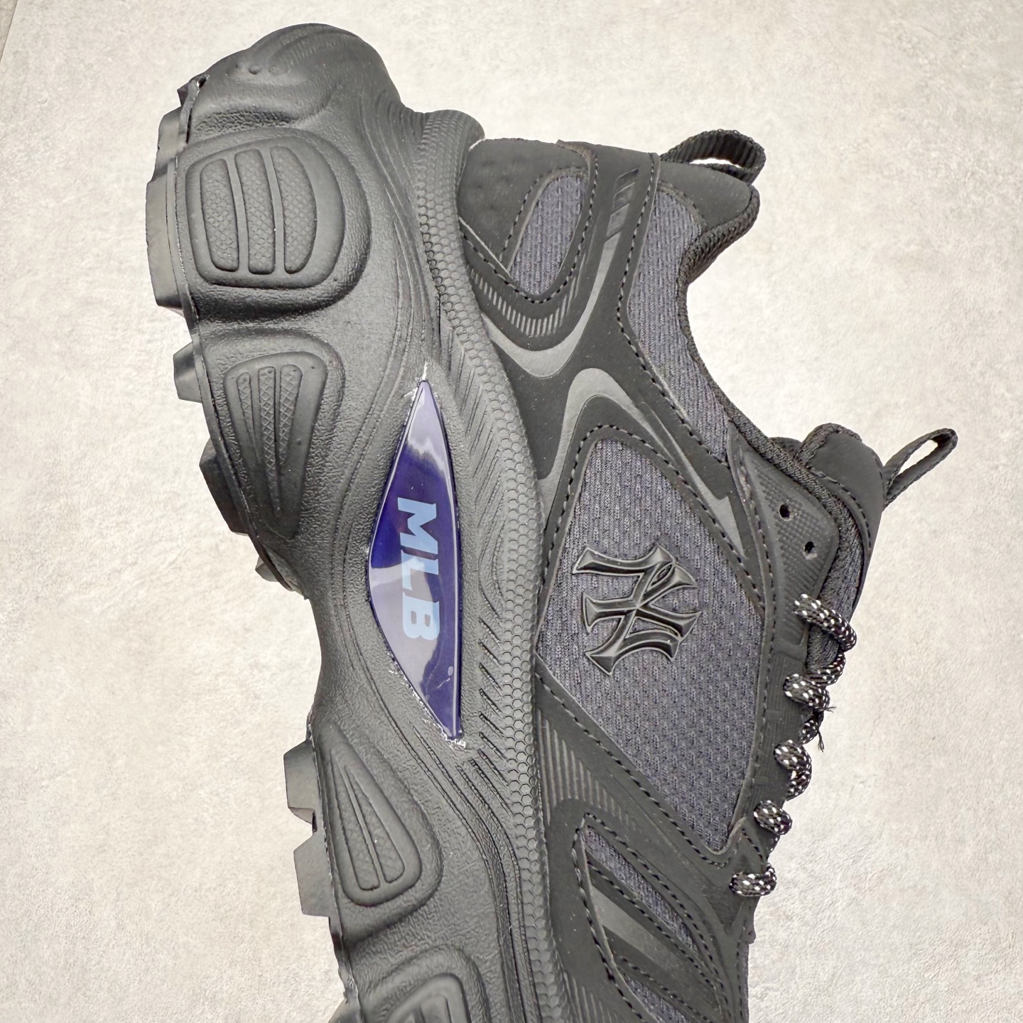 图片[6]-MLB WINNER CHUNKY 纽约洋基队合成革潮流时尚舒适休闲运动风厚底增高 防滑耐磨 低帮 老爹鞋 男女同款 黑色 实拍调校N版已经零色差零失真 百分百还原实物色彩所见即所得 不存在货不对板色差等低级问题 选购参考实物拍摄 不混卖不参货 只用心做好货严格选品 承诺混一赔十 尺码：36 36.5 37.5 38 38.5 39 40 40.5 41 42 42.5 43 44 44.5 45-选品中心