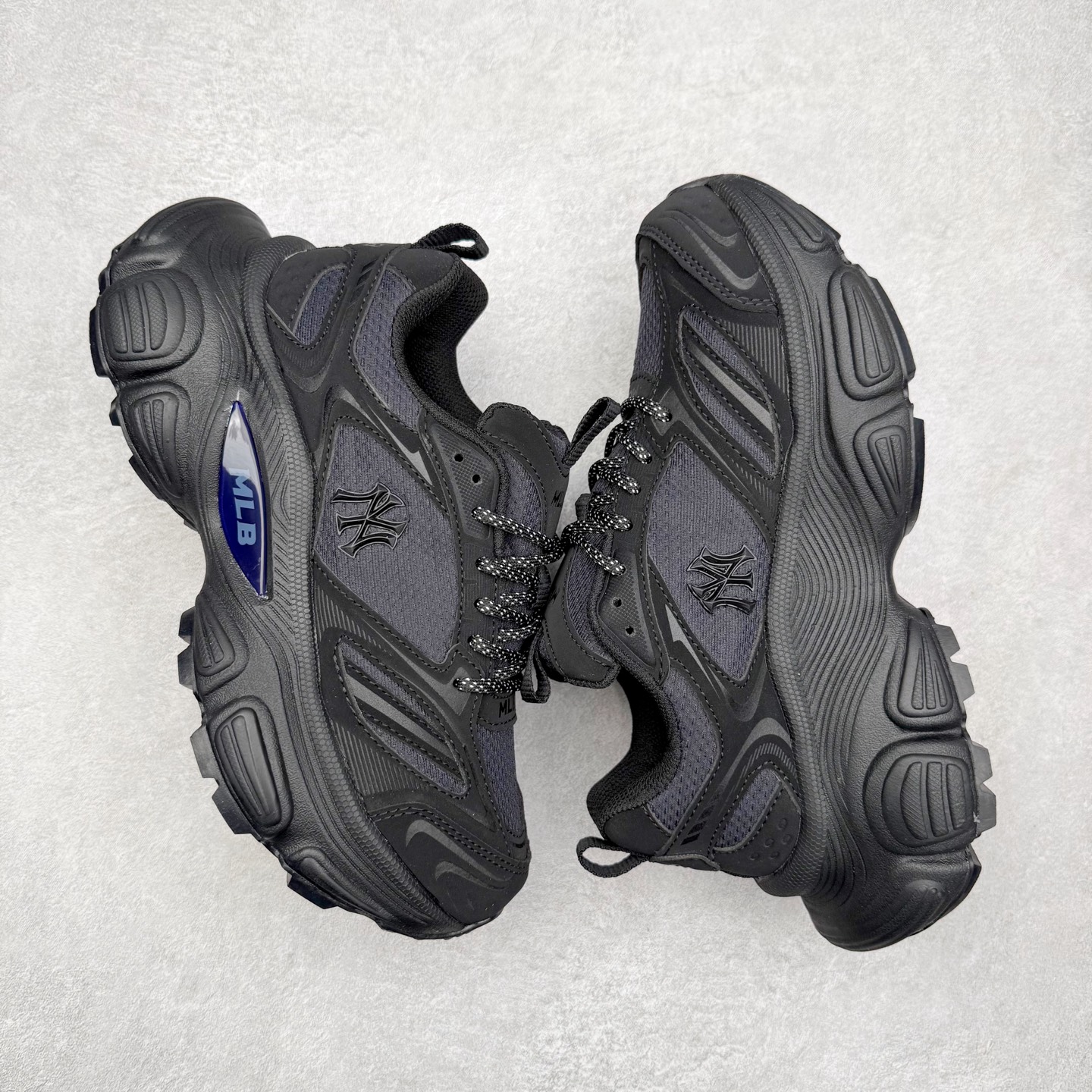 图片[3]-MLB WINNER CHUNKY 纽约洋基队合成革潮流时尚舒适休闲运动风厚底增高 防滑耐磨 低帮 老爹鞋 男女同款 黑色 实拍调校N版已经零色差零失真 百分百还原实物色彩所见即所得 不存在货不对板色差等低级问题 选购参考实物拍摄 不混卖不参货 只用心做好货严格选品 承诺混一赔十 尺码：36 36.5 37.5 38 38.5 39 40 40.5 41 42 42.5 43 44 44.5 45-选品中心