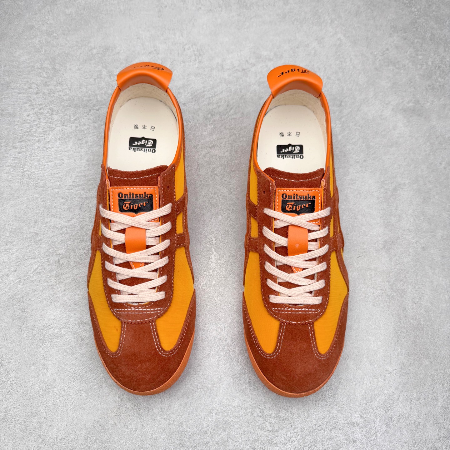 图片[2]-＃C版 Asics Onitsuka Tiger MEXICO 66 亚瑟士鬼冢虎复古经典板鞋 市场王者选手 海外订单工厂出品 长期生产补货永不断码 超成熟稳定的做工品控 原装全套纸板楦头开发 原汁原味 完美呈现版型 私模正确鞋底咬花纹路 一比一鞋头弧度高度鞋身弧度 绝不口嗨 细节品控鞋型随意秒杀市面 原档咬花纹路私模大底 一个单元有六个三角形 总体形拼接呈现花瓣状 官方四联吊牌 原装Ortholite轻量化鞋垫 原盒原配 质保卡 说明书 钢印防尘纸 纸板中底带钢印 乳胶组合鞋垫 支持全方位的对比专柜 产品从款式颜色造型上体现出追求舒适和细节的完美 鞋类更是推崇手工制作的严谨与完美 融舒适性与可穿性的设计风格 注重细节的完美和别致魅力 既保持稳重 又不失轻松的时尚感 尺码：36 37 37.5 38 39 39.5 40 40.5 41.5 42 42.5 43.5 44 45-选品中心