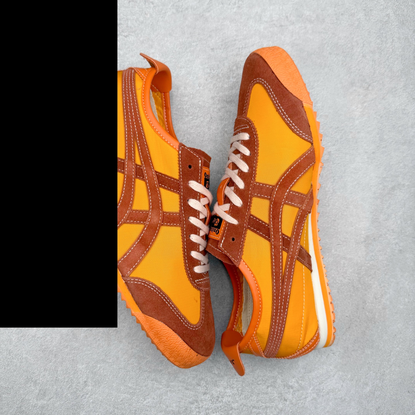 图片[3]-＃C版 Asics Onitsuka Tiger MEXICO 66 亚瑟士鬼冢虎复古经典板鞋 市场王者选手 海外订单工厂出品 长期生产补货永不断码 超成熟稳定的做工品控 原装全套纸板楦头开发 原汁原味 完美呈现版型 私模正确鞋底咬花纹路 一比一鞋头弧度高度鞋身弧度 绝不口嗨 细节品控鞋型随意秒杀市面 原档咬花纹路私模大底 一个单元有六个三角形 总体形拼接呈现花瓣状 官方四联吊牌 原装Ortholite轻量化鞋垫 原盒原配 质保卡 说明书 钢印防尘纸 纸板中底带钢印 乳胶组合鞋垫 支持全方位的对比专柜 产品从款式颜色造型上体现出追求舒适和细节的完美 鞋类更是推崇手工制作的严谨与完美 融舒适性与可穿性的设计风格 注重细节的完美和别致魅力 既保持稳重 又不失轻松的时尚感 尺码：36 37 37.5 38 39 39.5 40 40.5 41.5 42 42.5 43.5 44 45-选品中心