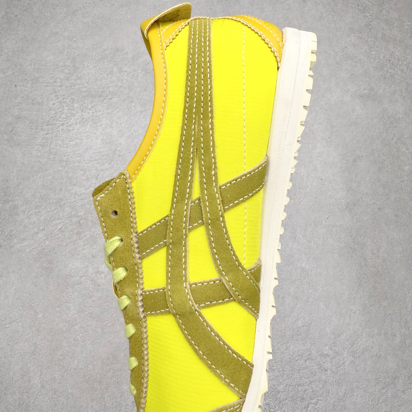 图片[7]-＃C版 Asics Onitsuka Tiger MEXICO 66 亚瑟士鬼冢虎复古经典板鞋 市场王者选手 海外订单工厂出品 长期生产补货永不断码 超成熟稳定的做工品控 原装全套纸板楦头开发 原汁原味 完美呈现版型 私模正确鞋底咬花纹路 一比一鞋头弧度高度鞋身弧度 绝不口嗨 细节品控鞋型随意秒杀市面 原档咬花纹路私模大底 一个单元有六个三角形 总体形拼接呈现花瓣状 官方四联吊牌 原装Ortholite轻量化鞋垫 原盒原配 质保卡 说明书 钢印防尘纸 纸板中底带钢印 乳胶组合鞋垫 支持全方位的对比专柜 产品从款式颜色造型上体现出追求舒适和细节的完美 鞋类更是推崇手工制作的严谨与完美 融舒适性与可穿性的设计风格 注重细节的完美和别致魅力 既保持稳重 又不失轻松的时尚感 尺码：36 37 37.5 38 39 39.5 40 40.5 41.5 42 42.5 43.5 44 45-选品中心