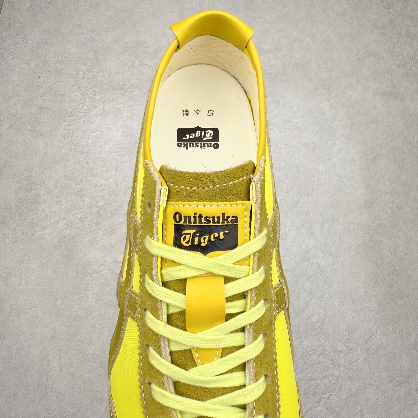 图片[5]-＃C版 Asics Onitsuka Tiger MEXICO 66 亚瑟士鬼冢虎复古经典板鞋 市场王者选手 海外订单工厂出品 长期生产补货永不断码 超成熟稳定的做工品控 原装全套纸板楦头开发 原汁原味 完美呈现版型 私模正确鞋底咬花纹路 一比一鞋头弧度高度鞋身弧度 绝不口嗨 细节品控鞋型随意秒杀市面 原档咬花纹路私模大底 一个单元有六个三角形 总体形拼接呈现花瓣状 官方四联吊牌 原装Ortholite轻量化鞋垫 原盒原配 质保卡 说明书 钢印防尘纸 纸板中底带钢印 乳胶组合鞋垫 支持全方位的对比专柜 产品从款式颜色造型上体现出追求舒适和细节的完美 鞋类更是推崇手工制作的严谨与完美 融舒适性与可穿性的设计风格 注重细节的完美和别致魅力 既保持稳重 又不失轻松的时尚感 尺码：36 37 37.5 38 39 39.5 40 40.5 41.5 42 42.5 43.5 44 45-选品中心