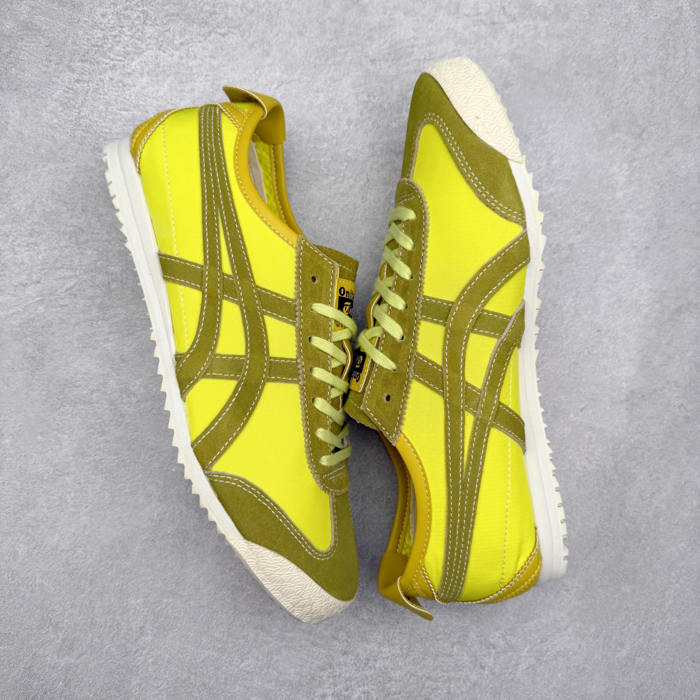 图片[3]-＃C版 Asics Onitsuka Tiger MEXICO 66 亚瑟士鬼冢虎复古经典板鞋 市场王者选手 海外订单工厂出品 长期生产补货永不断码 超成熟稳定的做工品控 原装全套纸板楦头开发 原汁原味 完美呈现版型 私模正确鞋底咬花纹路 一比一鞋头弧度高度鞋身弧度 绝不口嗨 细节品控鞋型随意秒杀市面 原档咬花纹路私模大底 一个单元有六个三角形 总体形拼接呈现花瓣状 官方四联吊牌 原装Ortholite轻量化鞋垫 原盒原配 质保卡 说明书 钢印防尘纸 纸板中底带钢印 乳胶组合鞋垫 支持全方位的对比专柜 产品从款式颜色造型上体现出追求舒适和细节的完美 鞋类更是推崇手工制作的严谨与完美 融舒适性与可穿性的设计风格 注重细节的完美和别致魅力 既保持稳重 又不失轻松的时尚感 尺码：36 37 37.5 38 39 39.5 40 40.5 41.5 42 42.5 43.5 44 45-选品中心
