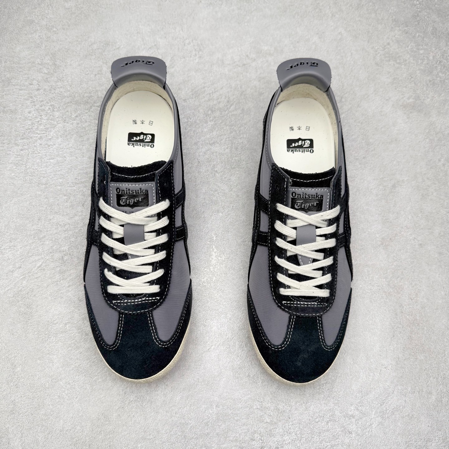 图片[2]-＃C版 Asics Onitsuka Tiger MEXICO 66 亚瑟士鬼冢虎复古经典板鞋 市场王者选手 海外订单工厂出品 长期生产补货永不断码 超成熟稳定的做工品控 原装全套纸板楦头开发 原汁原味 完美呈现版型 私模正确鞋底咬花纹路 一比一鞋头弧度高度鞋身弧度 绝不口嗨 细节品控鞋型随意秒杀市面 原档咬花纹路私模大底 一个单元有六个三角形 总体形拼接呈现花瓣状 官方四联吊牌 原装Ortholite轻量化鞋垫 原盒原配 质保卡 说明书 钢印防尘纸 纸板中底带钢印 乳胶组合鞋垫 支持全方位的对比专柜 产品从款式颜色造型上体现出追求舒适和细节的完美 鞋类更是推崇手工制作的严谨与完美 融舒适性与可穿性的设计风格 注重细节的完美和别致魅力 既保持稳重 又不失轻松的时尚感 尺码：36 37 37.5 38 39 39.5 40 40.5 41.5 42 42.5 43.5 44 45-选品中心