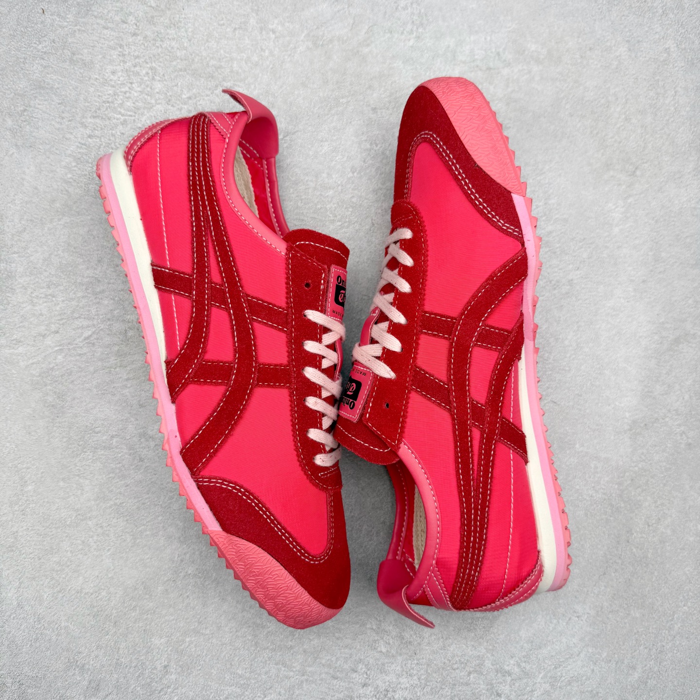 图片[3]-＃C版 Asics Onitsuka Tiger MEXICO 66 亚瑟士鬼冢虎复古经典板鞋 市场王者选手 海外订单工厂出品 长期生产补货永不断码 超成熟稳定的做工品控 原装全套纸板楦头开发 原汁原味 完美呈现版型 私模正确鞋底咬花纹路 一比一鞋头弧度高度鞋身弧度 绝不口嗨 细节品控鞋型随意秒杀市面 原档咬花纹路私模大底 一个单元有六个三角形 总体形拼接呈现花瓣状 官方四联吊牌 原装Ortholite轻量化鞋垫 原盒原配 质保卡 说明书 钢印防尘纸 纸板中底带钢印 乳胶组合鞋垫 支持全方位的对比专柜 产品从款式颜色造型上体现出追求舒适和细节的完美 鞋类更是推崇手工制作的严谨与完美 融舒适性与可穿性的设计风格 注重细节的完美和别致魅力 既保持稳重 又不失轻松的时尚感 尺码：36 37 37.5 38 39 39.5 40 40.5 41.5 42 42.5 43.5 44 45-选品中心