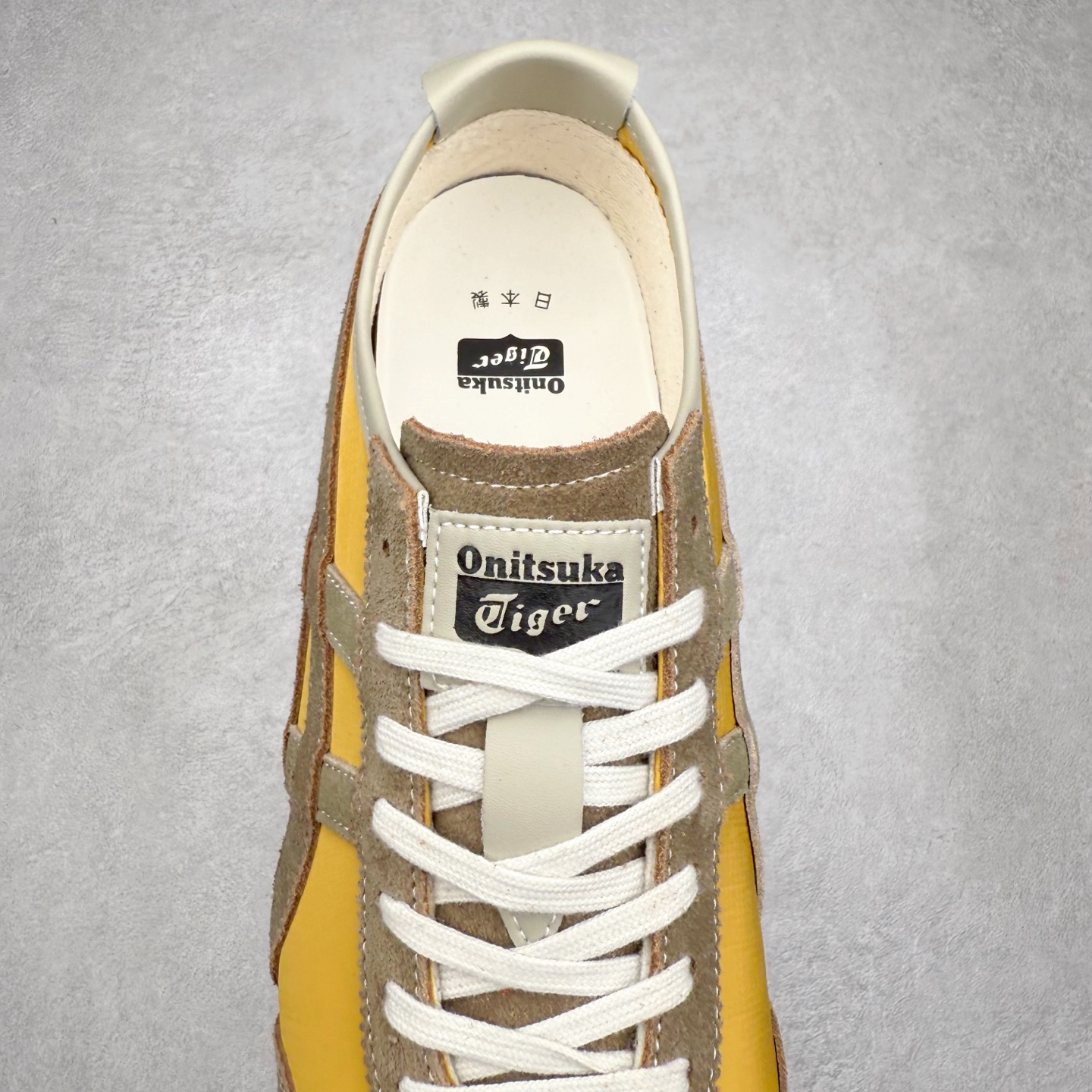 图片[5]-＃C版 Asics Onitsuka Tiger MEXICO 66 亚瑟士鬼冢虎复古经典板鞋 市场王者选手 海外订单工厂出品 长期生产补货永不断码 超成熟稳定的做工品控 原装全套纸板楦头开发 原汁原味 完美呈现版型 私模正确鞋底咬花纹路 一比一鞋头弧度高度鞋身弧度 绝不口嗨 细节品控鞋型随意秒杀市面 原档咬花纹路私模大底 一个单元有六个三角形 总体形拼接呈现花瓣状 官方四联吊牌 原装Ortholite轻量化鞋垫 原盒原配 质保卡 说明书 钢印防尘纸 纸板中底带钢印 乳胶组合鞋垫 支持全方位的对比专柜 产品从款式颜色造型上体现出追求舒适和细节的完美 鞋类更是推崇手工制作的严谨与完美 融舒适性与可穿性的设计风格 注重细节的完美和别致魅力 既保持稳重 又不失轻松的时尚感 尺码：36 37 37.5 38 39 39.5 40 40.5 41.5 42 42.5 43.5 44 45-选品中心