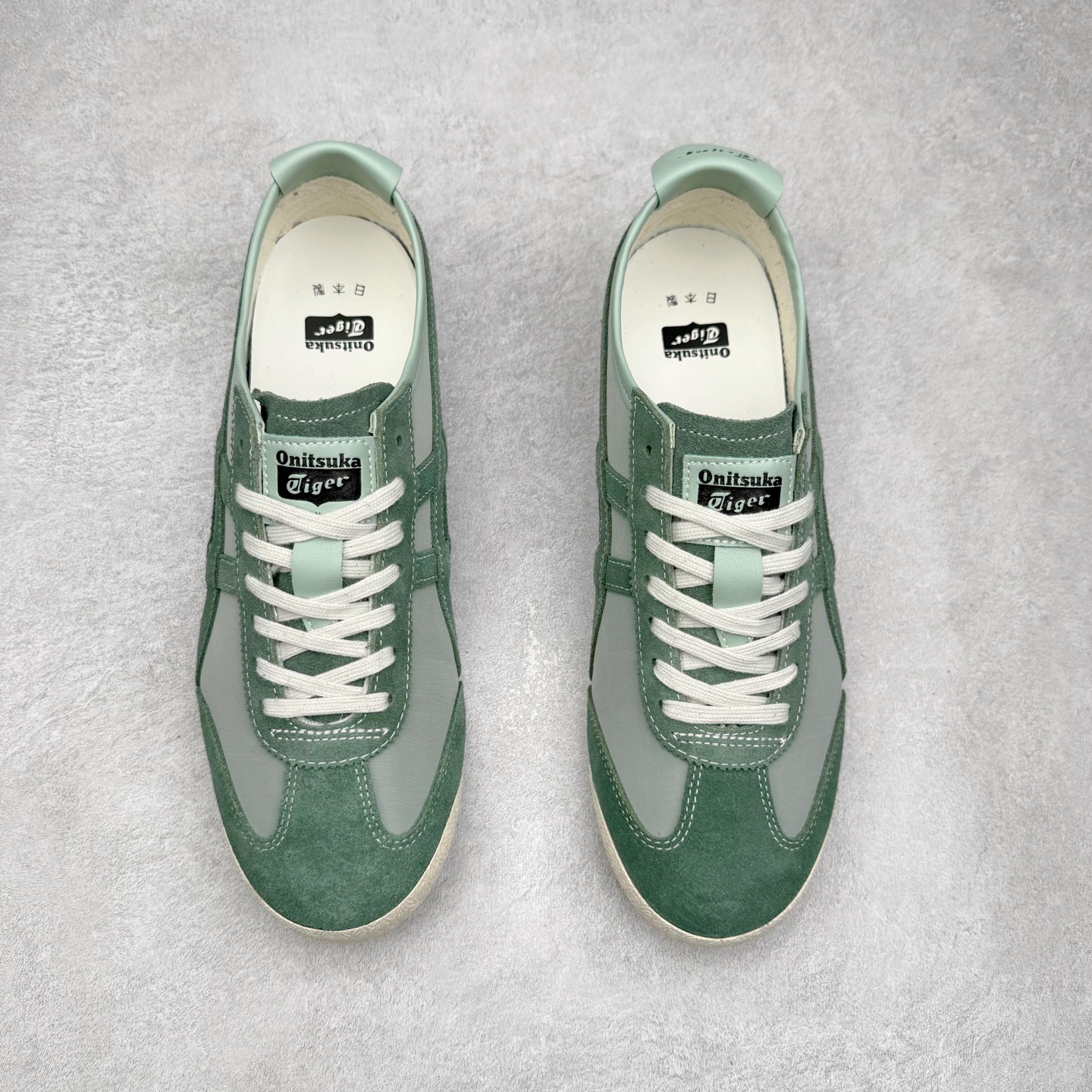 图片[2]-＃C版 Asics Onitsuka Tiger MEXICO 66 亚瑟士鬼冢虎复古经典板鞋 市场王者选手 海外订单工厂出品 长期生产补货永不断码 超成熟稳定的做工品控 原装全套纸板楦头开发 原汁原味 完美呈现版型 私模正确鞋底咬花纹路 一比一鞋头弧度高度鞋身弧度 绝不口嗨 细节品控鞋型随意秒杀市面 原档咬花纹路私模大底 一个单元有六个三角形 总体形拼接呈现花瓣状 官方四联吊牌 原装Ortholite轻量化鞋垫 原盒原配 质保卡 说明书 钢印防尘纸 纸板中底带钢印 乳胶组合鞋垫 支持全方位的对比专柜 产品从款式颜色造型上体现出追求舒适和细节的完美 鞋类更是推崇手工制作的严谨与完美 融舒适性与可穿性的设计风格 注重细节的完美和别致魅力 既保持稳重 又不失轻松的时尚感 尺码：36 37 37.5 38 39 39.5 40 40.5 41.5 42 42.5 43.5 44 45-选品中心