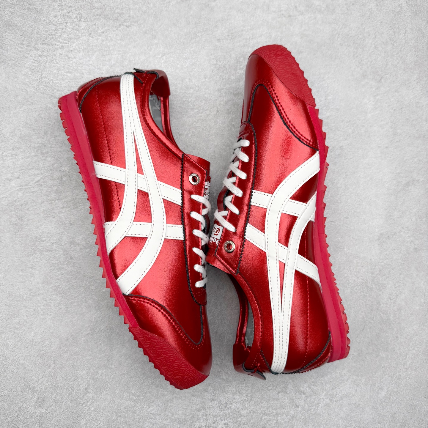 图片[3]-＃C版 Asics Onitsuka Tiger MEXICO 66 亚瑟士鬼冢虎复古经典板鞋 市场王者选手 海外订单工厂出品 长期生产补货永不断码 超成熟稳定的做工品控 原装全套纸板楦头开发 原汁原味 完美呈现版型 私模正确鞋底咬花纹路 一比一鞋头弧度高度鞋身弧度 绝不口嗨 细节品控鞋型随意秒杀市面 原档咬花纹路私模大底 一个单元有六个三角形 总体形拼接呈现花瓣状 官方四联吊牌 原装Ortholite轻量化鞋垫 原盒原配 质保卡 说明书 钢印防尘纸 纸板中底带钢印 乳胶组合鞋垫 支持全方位的对比专柜 产品从款式颜色造型上体现出追求舒适和细节的完美 鞋类更是推崇手工制作的严谨与完美 融舒适性与可穿性的设计风格 注重细节的完美和别致魅力 既保持稳重 又不失轻松的时尚感 尺码：36 37 37.5 38 39 39.5 40 40.5 41.5 42 42.5 43.5 44 45-选品中心