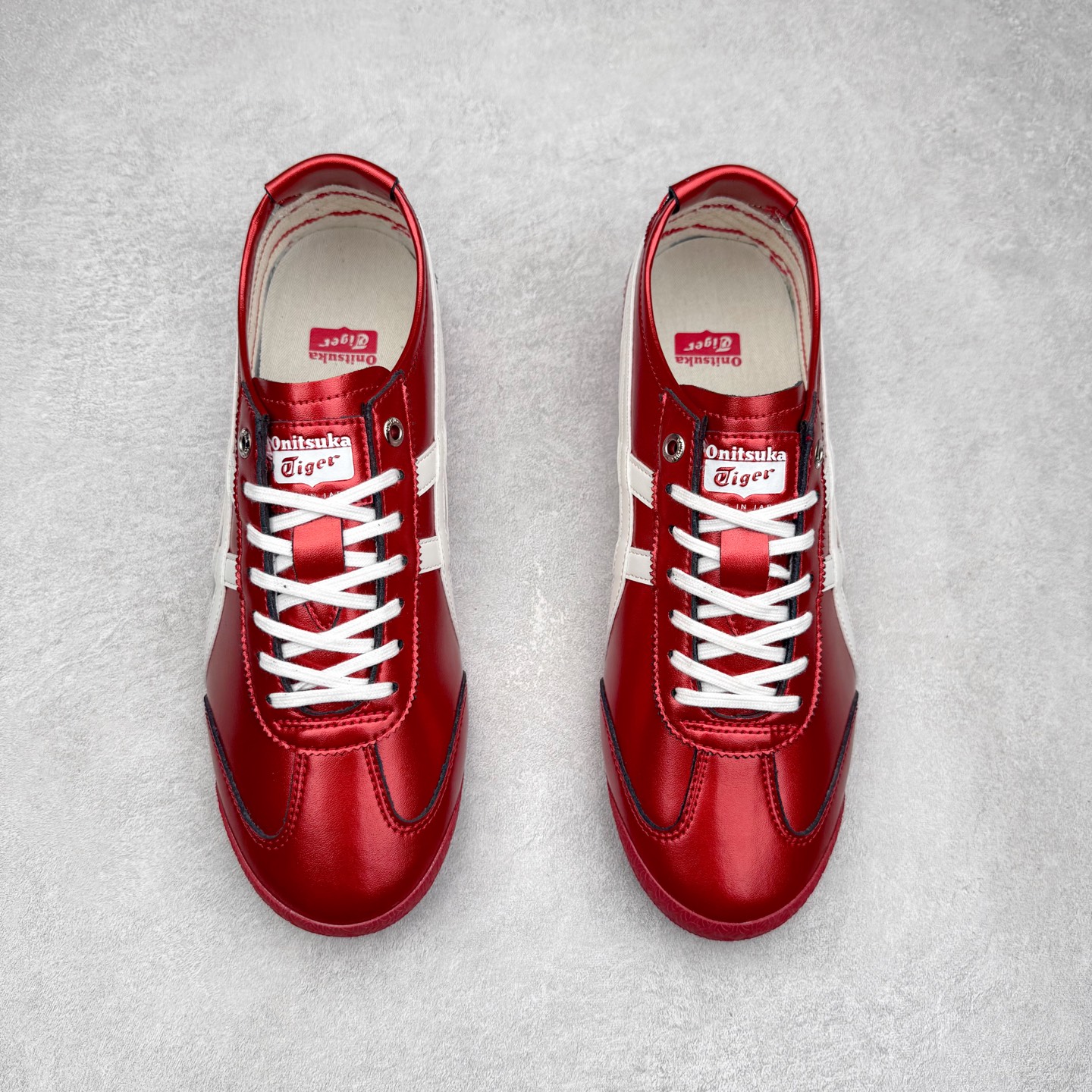 图片[2]-＃C版 Asics Onitsuka Tiger MEXICO 66 亚瑟士鬼冢虎复古经典板鞋 市场王者选手 海外订单工厂出品 长期生产补货永不断码 超成熟稳定的做工品控 原装全套纸板楦头开发 原汁原味 完美呈现版型 私模正确鞋底咬花纹路 一比一鞋头弧度高度鞋身弧度 绝不口嗨 细节品控鞋型随意秒杀市面 原档咬花纹路私模大底 一个单元有六个三角形 总体形拼接呈现花瓣状 官方四联吊牌 原装Ortholite轻量化鞋垫 原盒原配 质保卡 说明书 钢印防尘纸 纸板中底带钢印 乳胶组合鞋垫 支持全方位的对比专柜 产品从款式颜色造型上体现出追求舒适和细节的完美 鞋类更是推崇手工制作的严谨与完美 融舒适性与可穿性的设计风格 注重细节的完美和别致魅力 既保持稳重 又不失轻松的时尚感 尺码：36 37 37.5 38 39 39.5 40 40.5 41.5 42 42.5 43.5 44 45-选品中心