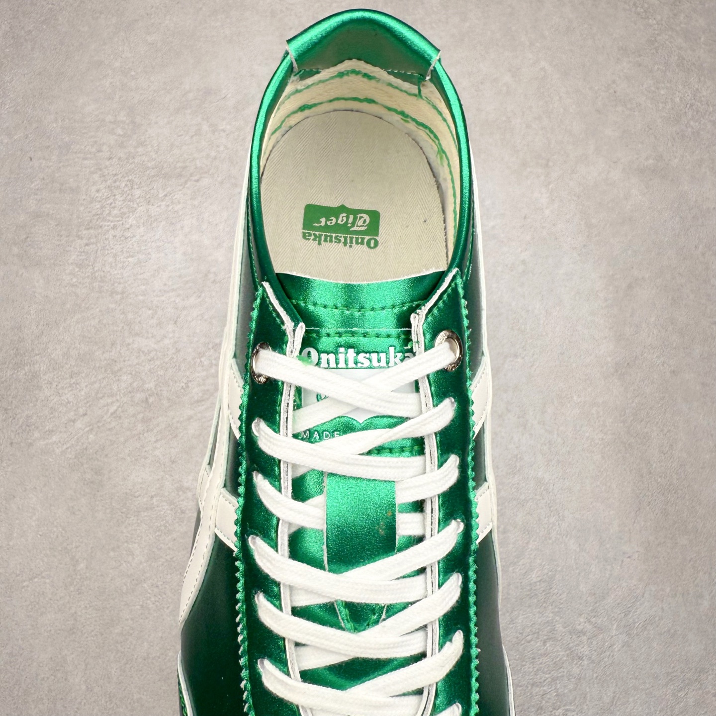 图片[5]-＃C版 Asics Onitsuka Tiger MEXICO 66 亚瑟士鬼冢虎复古经典板鞋 市场王者选手 海外订单工厂出品 长期生产补货永不断码 超成熟稳定的做工品控 原装全套纸板楦头开发 原汁原味 完美呈现版型 私模正确鞋底咬花纹路 一比一鞋头弧度高度鞋身弧度 绝不口嗨 细节品控鞋型随意秒杀市面 原档咬花纹路私模大底 一个单元有六个三角形 总体形拼接呈现花瓣状 官方四联吊牌 原装Ortholite轻量化鞋垫 原盒原配 质保卡 说明书 钢印防尘纸 纸板中底带钢印 乳胶组合鞋垫 支持全方位的对比专柜 产品从款式颜色造型上体现出追求舒适和细节的完美 鞋类更是推崇手工制作的严谨与完美 融舒适性与可穿性的设计风格 注重细节的完美和别致魅力 既保持稳重 又不失轻松的时尚感 尺码：36 37 37.5 38 39 39.5 40 40.5 41.5 42 42.5 43.5 44 45-选品中心