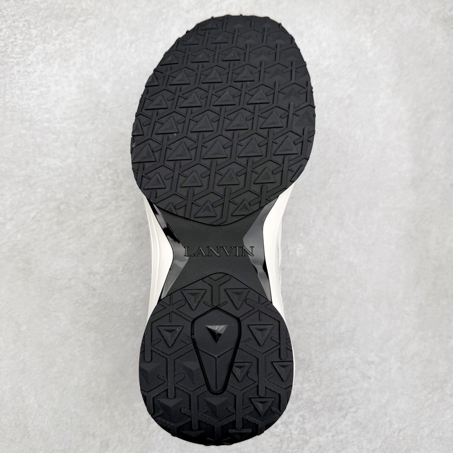 图片[9]-LANVIN｜浪凡时尚休闲运动鞋 情侣款跑步鞋2025，上脚好看舒适✔️✔️ LANVIN浪凡四季休闲鞋运动鞋#跟上潮流的休闲运动鞋 #运动休闲鞋 #时尚潮流鞋 #休闲运动鞋推荐 #休闲百搭鞋 尺码：35 36 37 38 39 40 41 42 43 44 45-选品中心