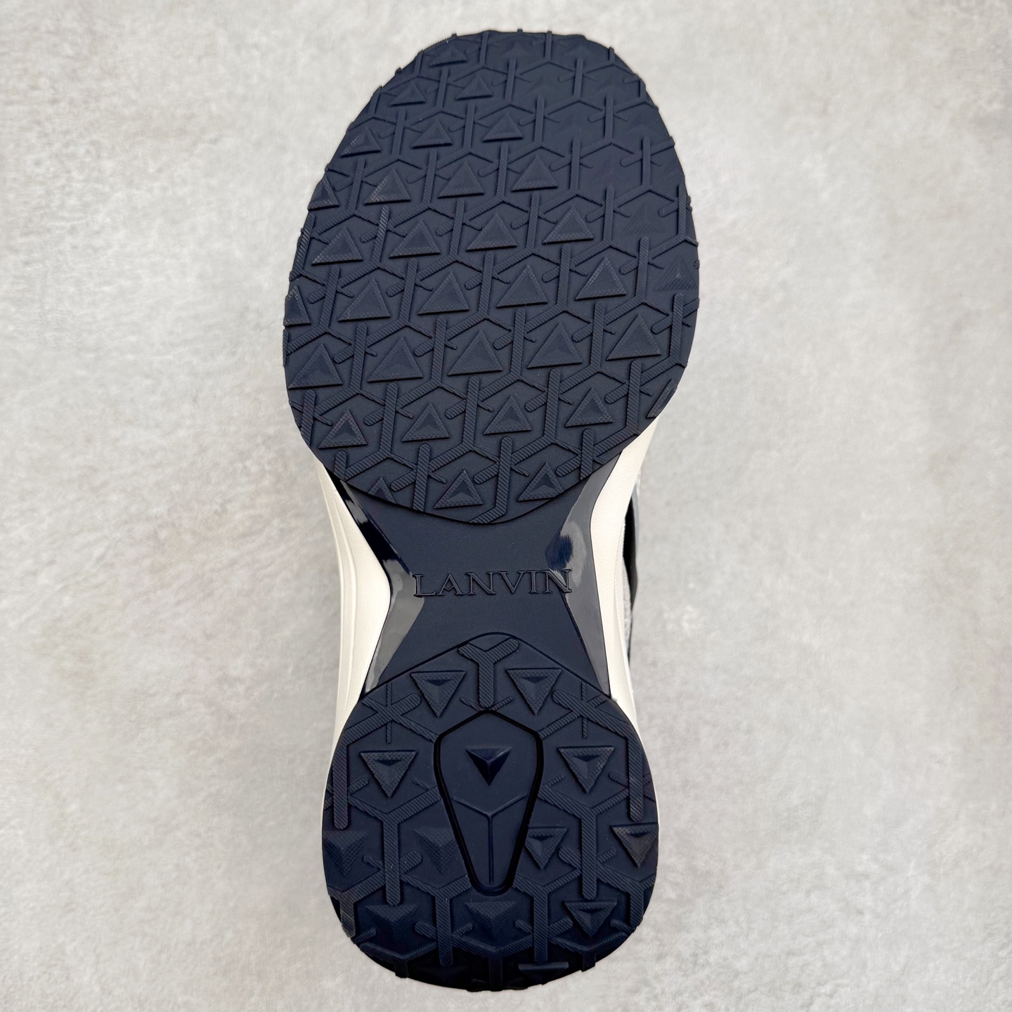 图片[9]-LANVIN｜浪凡时尚休闲运动鞋 情侣款跑步鞋2025，上脚好看舒适✔️✔️ LANVIN浪凡四季休闲鞋运动鞋#跟上潮流的休闲运动鞋 #运动休闲鞋 #时尚潮流鞋 #休闲运动鞋推荐 #休闲百搭鞋 尺码：35 36 37 38 39 40 41 42 43 44 45-选品中心