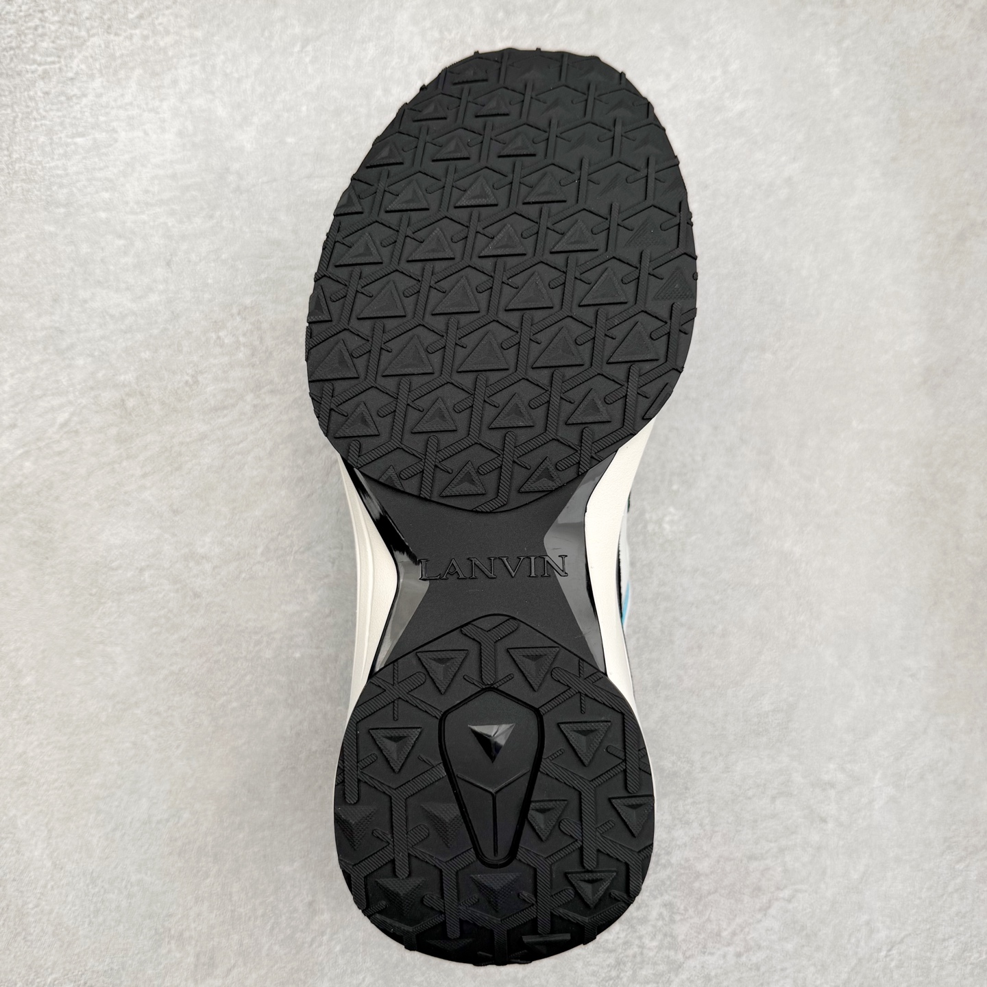 图片[9]-LANVIN｜浪凡时尚休闲运动鞋 情侣款跑步鞋2025，上脚好看舒适✔️✔️ LANVIN浪凡四季休闲鞋运动鞋#跟上潮流的休闲运动鞋 #运动休闲鞋 #时尚潮流鞋 #休闲运动鞋推荐 #休闲百搭鞋 尺码：35 36 37 38 39 40 41 42 43 44 45-选品中心