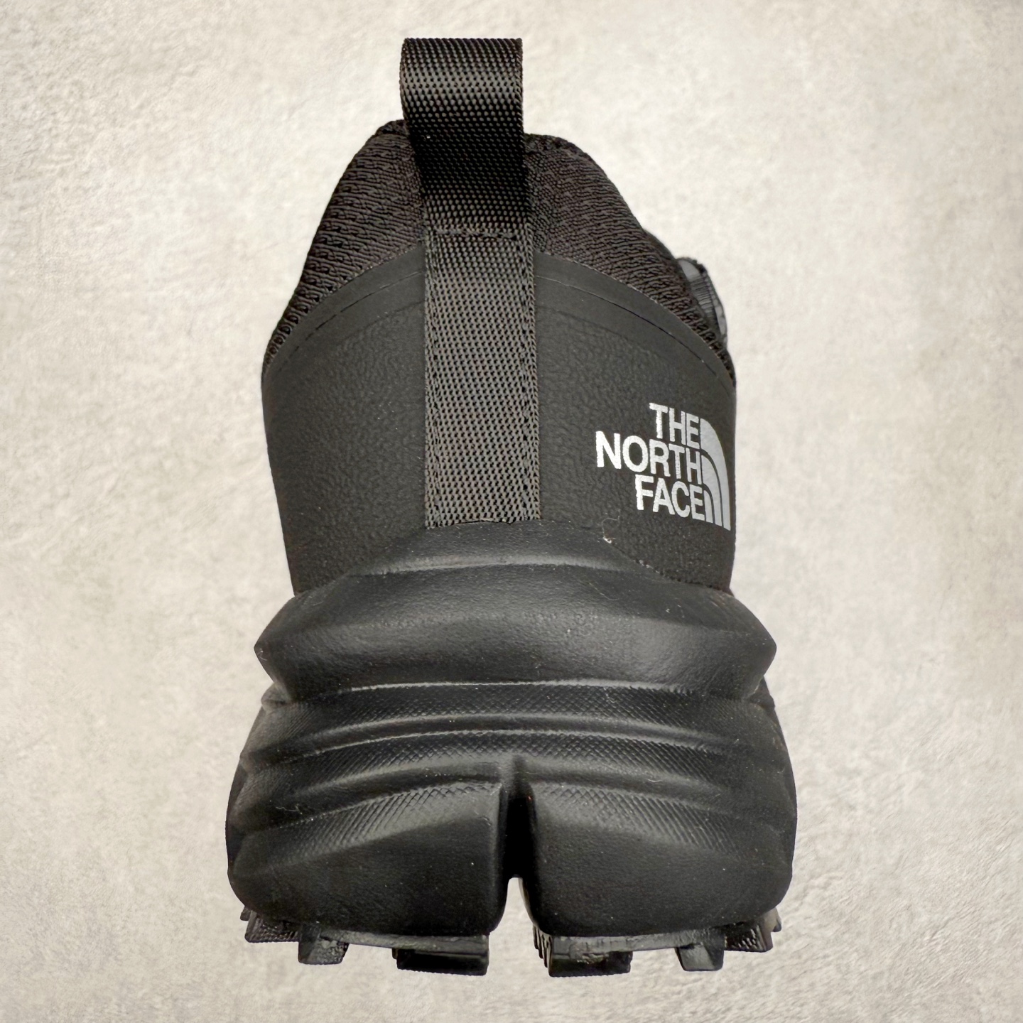 图片[8]-The North Face 北面乐斯菲斯户外运动休闲登山鞋越野徒步鞋 广东大厂品质 面料采用进口磨砂牛皮 鞋底采用Vibram黄金大底 专门为鞋底设计的橡胶以出色的耐磨性 良好的防滑性或得不少户外运动爱好者的喜欢 专业户外登山品牌（北面）The North Face自1966年创立，由两位热爱登山徒步的年轻登山者于美西旧金山开创，不断透过研发与创新，并且将最先进的技术结合在服装与鞋款设计，生产多种外型帅气且专业能力非常强的户外运动装备而备受欢迎。尺码：39-45（运动鞋码）-选品中心