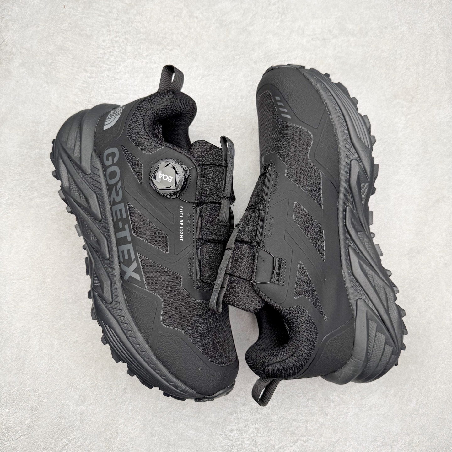 图片[3]-The North Face 北面乐斯菲斯户外运动休闲登山鞋越野徒步鞋 广东大厂品质 面料采用进口磨砂牛皮 鞋底采用Vibram黄金大底 专门为鞋底设计的橡胶以出色的耐磨性 良好的防滑性或得不少户外运动爱好者的喜欢 专业户外登山品牌（北面）The North Face自1966年创立，由两位热爱登山徒步的年轻登山者于美西旧金山开创，不断透过研发与创新，并且将最先进的技术结合在服装与鞋款设计，生产多种外型帅气且专业能力非常强的户外运动装备而备受欢迎。尺码：39-45（运动鞋码）-选品中心