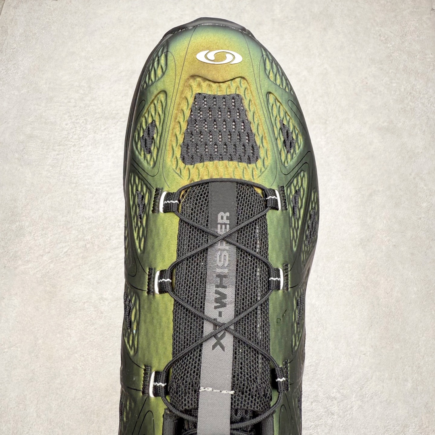 图片[4]-＃HP SALOMON XT-WHISPER 萨洛蒙圆头防滑耐磨低帮休闲越野训练城市通勤跑步鞋 男女同款 浅棕色 纯原外贸平台特供订单 耗时半年巨作 全套原纸板楦头开发 原厂特供网布配套加持 确保原汁原味 完美呈现版型 原档数据独家私模五层组合大底 男女鞋同步官方开发至46.5 原装Ortholite轻量化鞋垫 中底布带钢印编号 原厂TPU锁扣 进口港宝加持 后跟自然饱满 还原公司包裹性 鞋面以“锯齿”状的包裹系统呈现 在基色底之下加入了各种色点缀 将公司的最新技术和时尚前卫的造型融入耐用的长跑款式中 鞋面由 TPU 薄膜制成 并焊接在高耐磨网眼上 使其既时尚又坚固 由 ACS底盘支撑 可增强稳定性和支撑力 以及由橡胶凸耳 Contragrip外底覆盖的 EVA 缓冲中底 旨在应对崎岖的地形 鞋舌上的彩色Salomon 标签、Quicklace 系统以及鞋头、鞋舌和鞋跟上的附加品牌使细节更加完美 让穿着者可以轻松驾驭户外与通勤下的任何运动生活场景 无缝鞋身户外随意纵横 颜值与脚感兼备 出街通勤 绝对非常吸睛 你值得拥有 尺码：36 36.5 37.5 38 38.5 39 40 40.5 41 42 42.5 43 44 44.5 45 46 46.5 注意：偏小1码-选品中心