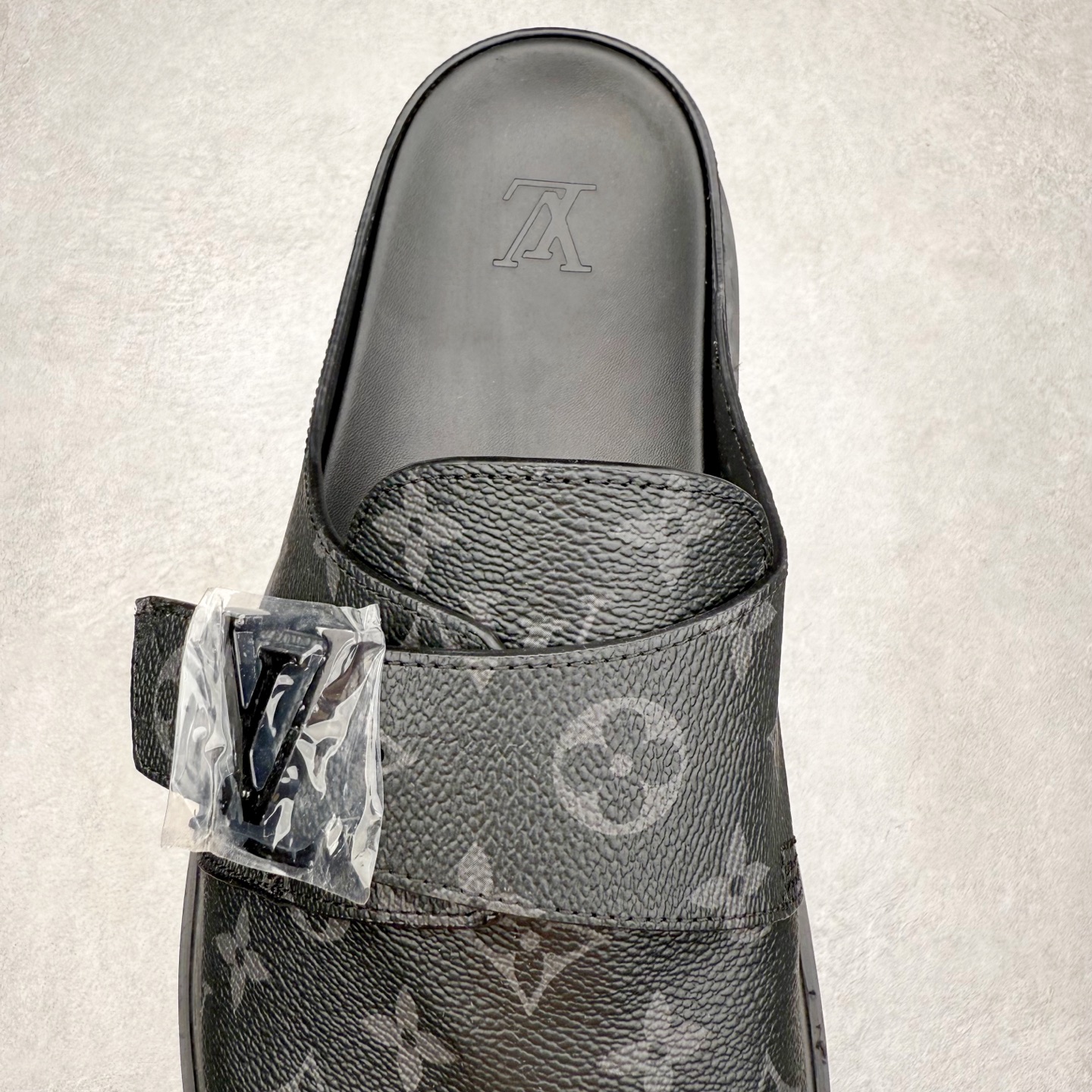 图片[5]-＃GD广顶 LOUIS VUITTON Easy lv 字母点缀 勃肯鞋包头拖鞋 黑色 尺码：38 39 40 41 42 43 44 45 46-选品中心