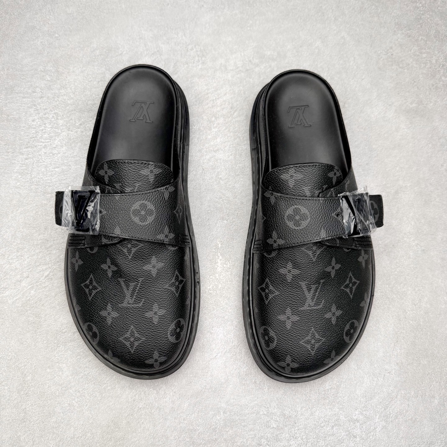 图片[2]-＃GD广顶 LOUIS VUITTON Easy lv 字母点缀 勃肯鞋包头拖鞋 黑色 尺码：38 39 40 41 42 43 44 45 46-选品中心