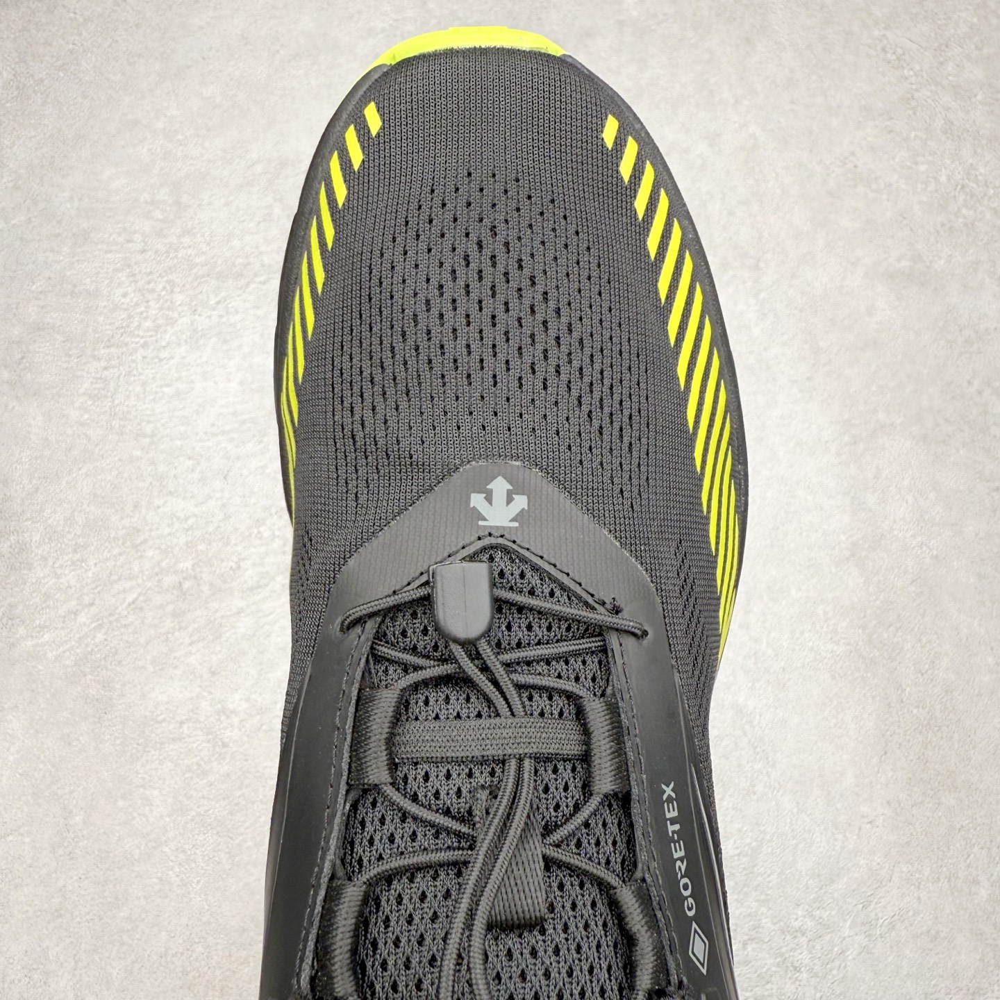 图片[4]-＃HP DESCENTE Enerzite 迪桑特舒适柔软防滑耐磨低帮休闲跑步鞋 DESCENTE（迪桑特）创立于1935年，品牌名取自法语词汇，意为“滑降”。品牌箭头标识代表滑雪的三种技术“高速直线滑行”、“穿越”和“侧滑”，也寓意品牌在打造高端专业运动产品中不断追求完美的创新精神，致力于成为中国高端专业滑雪、综训、女子、铁人三项、高尔夫的第一品牌。尺码：39 40 40.5 41 42 42.5 43 44 44.5 45-选品中心