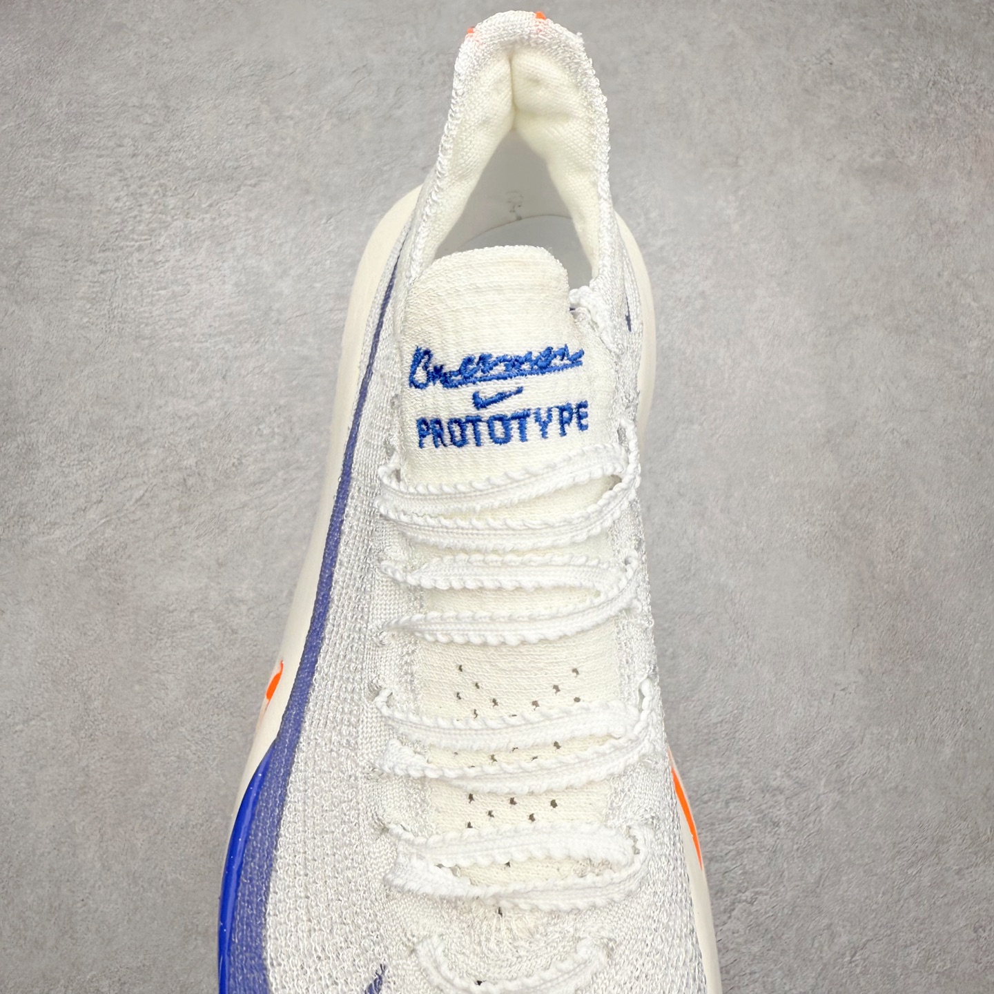 图片[5]-NK Air Zoom Alphafly NEXT% 3 2024全新马拉松超级跑鞋 有史以来最轻盈、测试次数最多的NK Alphafly 经过精英马拉松运动员的测试验证 并搭载Air Zoom气垫 旨在助力跑者实现突破 取得更佳的成绩 在开发过程中 Alphafly 3帮助耐克运动员凯尔文·基普图姆（Kelvin Kiptum）以2：00：35的成绩刷新了马拉松世界纪录 Alphafly的动力设计没有改变——Air Zoom气垫单元、Flyplate碳纤维板和ZoomX泡绵 但是整体系统的制作方法略有调整 优化和提升了对运动员的帮助 主要更新包括一体式鞋底 提供顺畅稳定的“后跟到脚趾”过渡；更宽的全长Flyplate碳纤维板提供稳定助推力 全新Fast Shot外底保证出色牵引力和抓地力 全新Atomknit 3.0鞋面提供更强的控制力、透气性和中足支撑力 尺码：36 36.5 37.5 38 38.5 39 40 40.5 41 42 42.5 43 44 44.5 45-选品中心