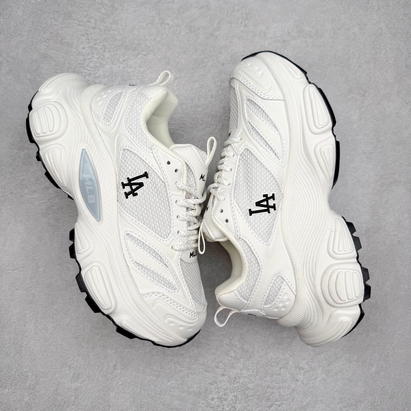 图片[3]-MLB WINNER CHUNKY 纽约洋基队合成革潮流时尚舒适休闲运动风厚底增高 防滑耐磨 低帮 老爹鞋 男女同款 黑色 实拍调校N版已经零色差零失真 百分百还原实物色彩所见即所得 不存在货不对板色差等低级问题 选购参考实物拍摄 不混卖不参货 只用心做好货严格选品 承诺混一赔十 尺码：36 36.5 37.5 38 38.5 39 40 40.5 41 42 42.5 43 44 44.5 45-选品中心