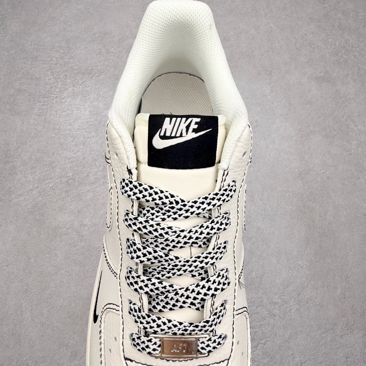 图片[5]-NK Air Force 1´07 Low 空军一号低帮百搭休闲运动板鞋 CS5288-032 柔软、弹性十足的缓震性能和出色的中底设计 横跨复古与现代的外型结合 造就出风靡全球 三十多年的Force 1 直到今天还深受青睐 实拍调校N版已经零色差零失真 百分百还原实物色彩所见即所得 不存在货不对板色差等低级问题 选购参考实物拍摄 不混卖不参货 只用心做好货严格选品 承诺混一赔十 尺码：36 36.5 37.5 38 38.5 39 40 40.5 41 42 42.5 43 44 44.5 45-选品中心