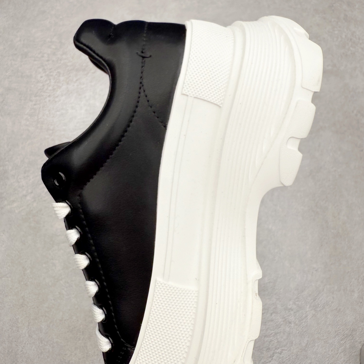 图片[7]-GG-CC 低帮休闲松糕小白鞋增高老爹鞋系列 广东大厂出品 完美细节 25ss春季新款厚底增高 大长腿 时髦look轻松定格 不费力展现率性氛围 高档银盒 酷帅机能风不规则设计大底 轻便舒适百搭 GGcc厚底增高简直就是小个子的快乐 不管怎么搭都好看 尺码：35 36 37 38 39 40-选品中心