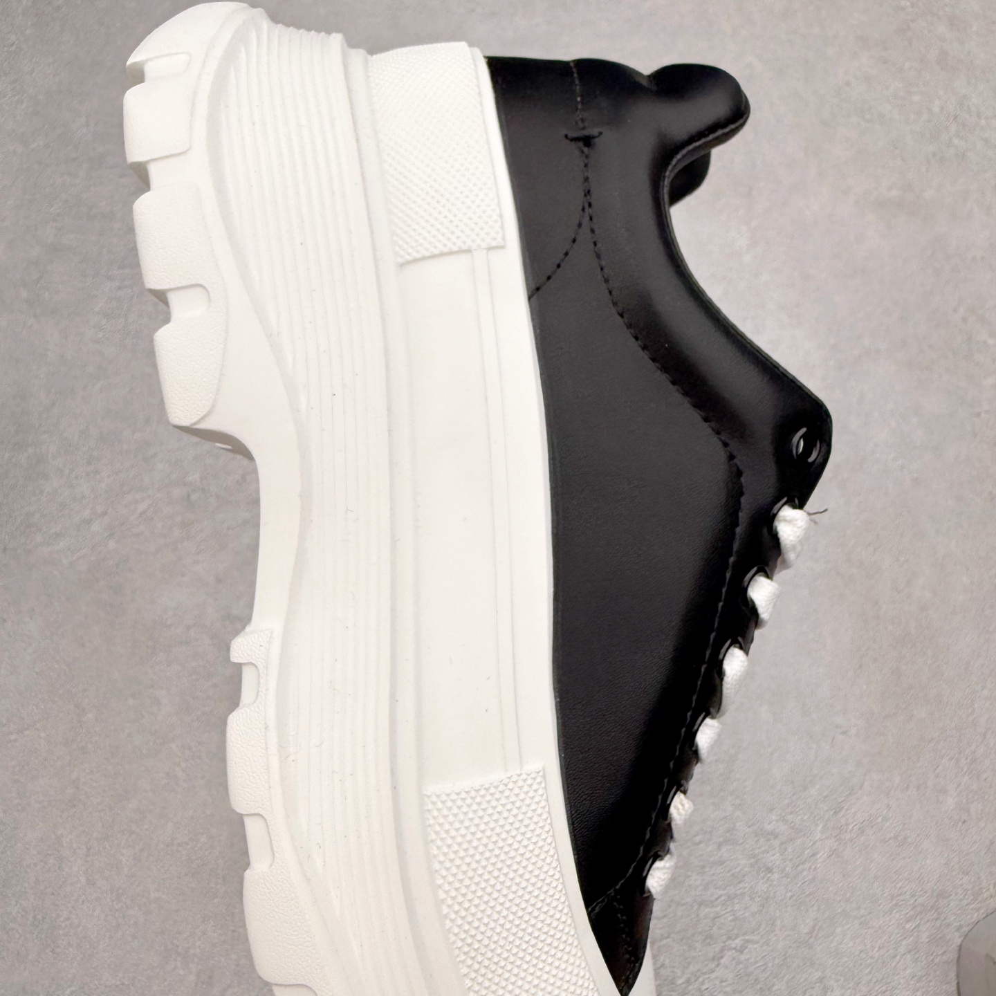 图片[6]-GG-CC 低帮休闲松糕小白鞋增高老爹鞋系列 广东大厂出品 完美细节 25ss春季新款厚底增高 大长腿 时髦look轻松定格 不费力展现率性氛围 高档银盒 酷帅机能风不规则设计大底 轻便舒适百搭 GGcc厚底增高简直就是小个子的快乐 不管怎么搭都好看 尺码：35 36 37 38 39 40-选品中心