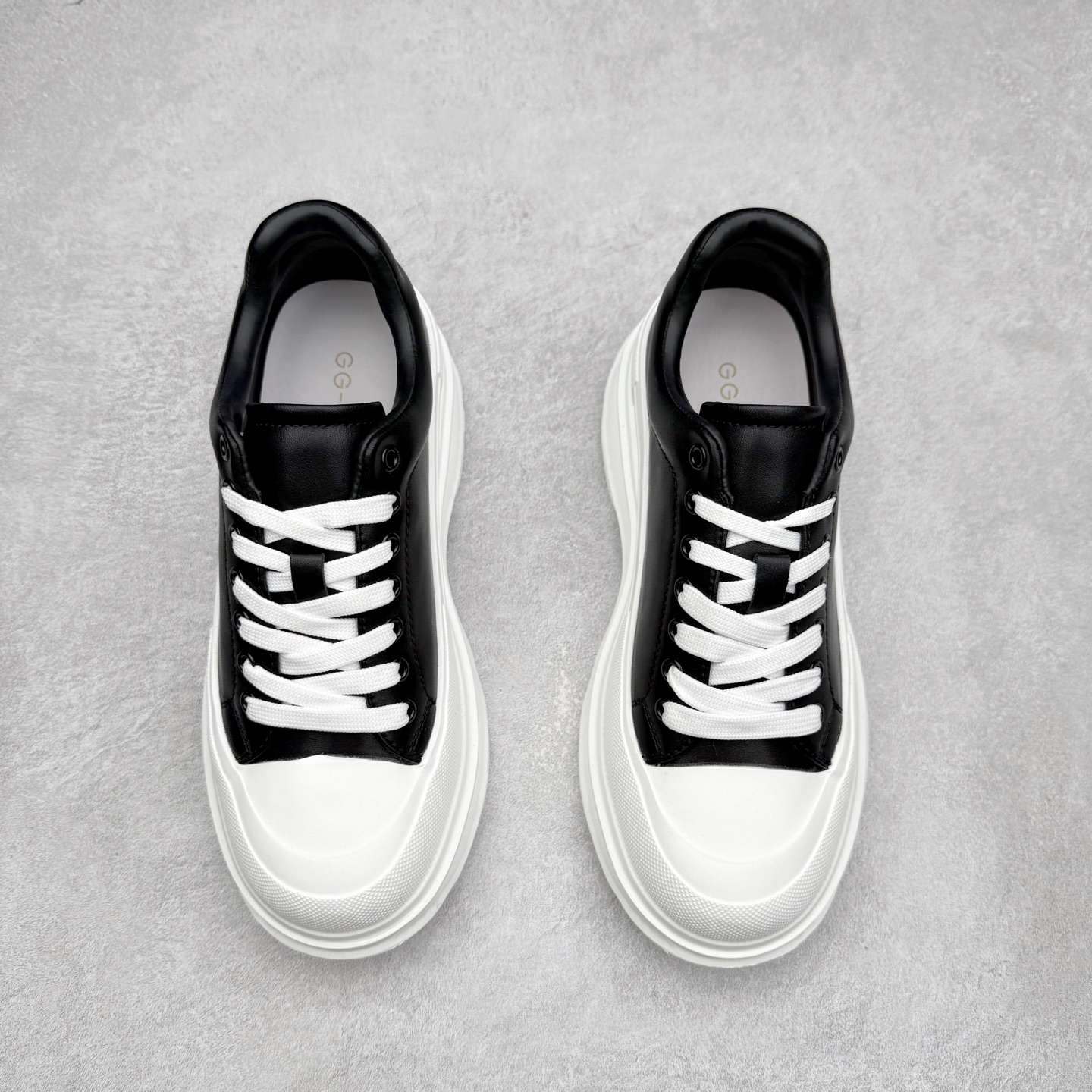 图片[2]-GG-CC 低帮休闲松糕小白鞋增高老爹鞋系列 广东大厂出品 完美细节 25ss春季新款厚底增高 大长腿 时髦look轻松定格 不费力展现率性氛围 高档银盒 酷帅机能风不规则设计大底 轻便舒适百搭 GGcc厚底增高简直就是小个子的快乐 不管怎么搭都好看 尺码：35 36 37 38 39 40-选品中心