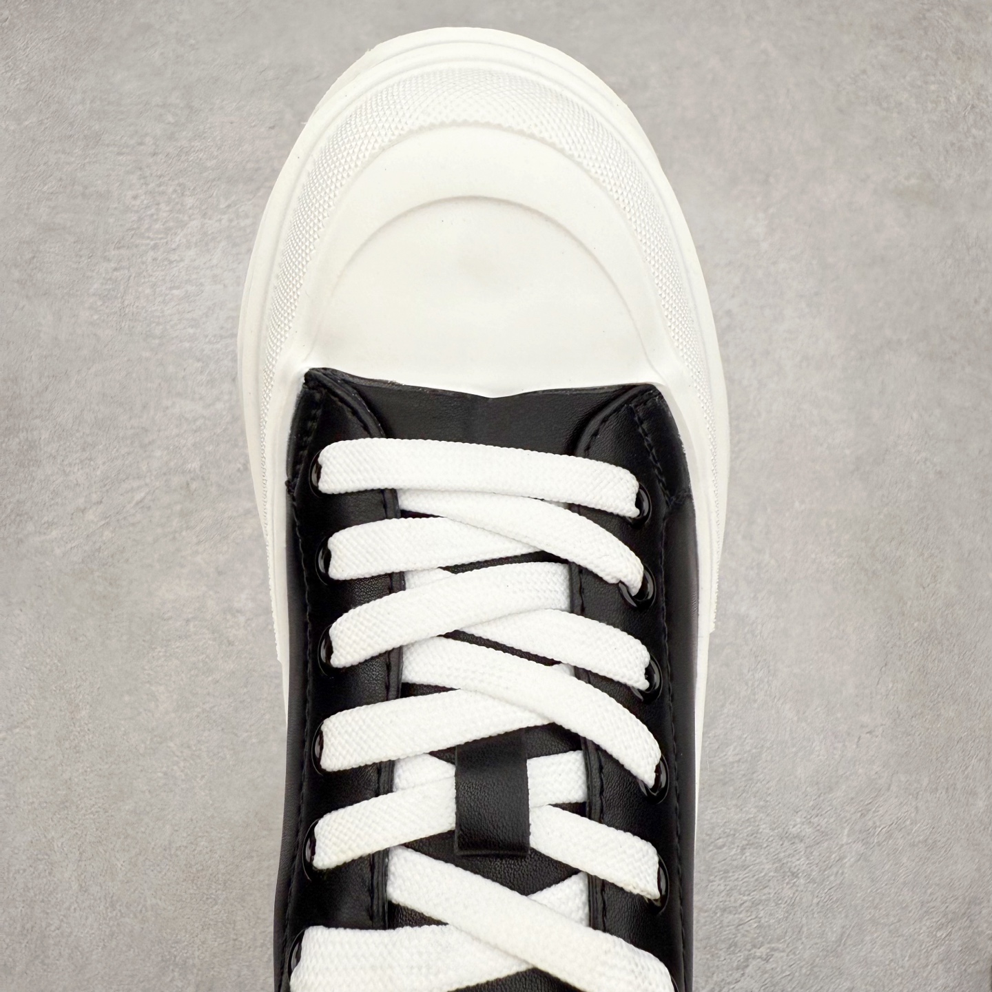 图片[4]-GG-CC 低帮休闲松糕小白鞋增高老爹鞋系列 广东大厂出品 完美细节 25ss春季新款厚底增高 大长腿 时髦look轻松定格 不费力展现率性氛围 高档银盒 酷帅机能风不规则设计大底 轻便舒适百搭 GGcc厚底增高简直就是小个子的快乐 不管怎么搭都好看 尺码：35 36 37 38 39 40-选品中心