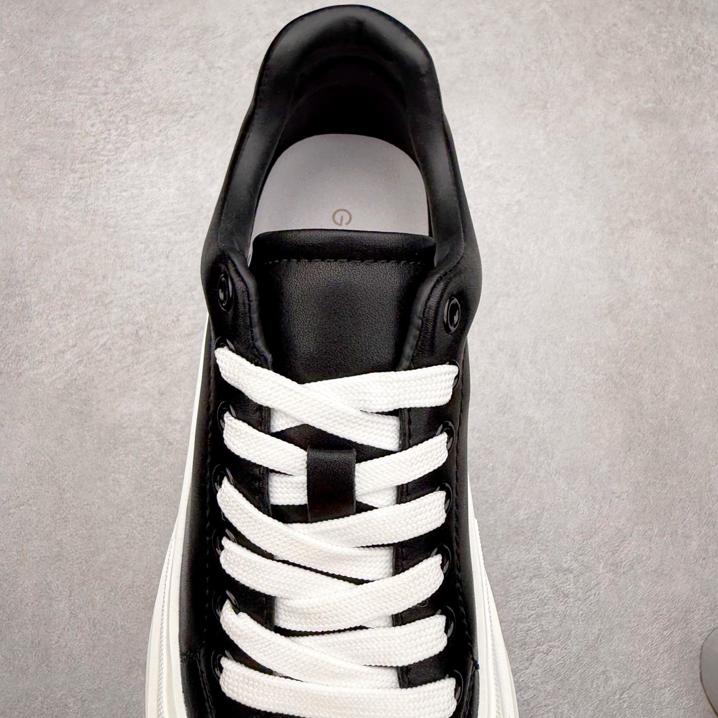 图片[5]-GG-CC 低帮休闲松糕小白鞋增高老爹鞋系列 广东大厂出品 完美细节 25ss春季新款厚底增高 大长腿 时髦look轻松定格 不费力展现率性氛围 高档银盒 酷帅机能风不规则设计大底 轻便舒适百搭 GGcc厚底增高简直就是小个子的快乐 不管怎么搭都好看 尺码：35 36 37 38 39 40-选品中心