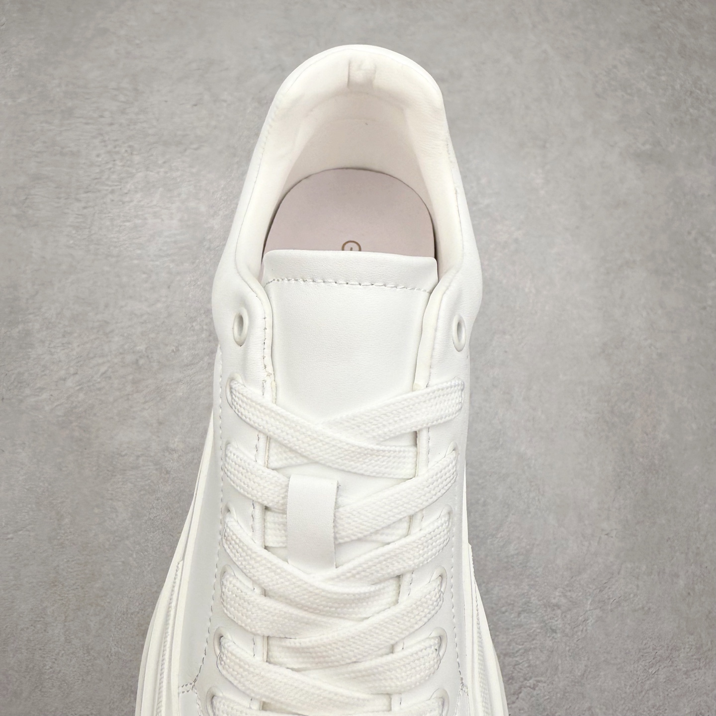 图片[5]-GG-CC 低帮休闲松糕小白鞋增高老爹鞋系列 广东大厂出品 完美细节 25ss春季新款厚底增高 大长腿 时髦look轻松定格 不费力展现率性氛围 高档银盒 酷帅机能风不规则设计大底 轻便舒适百搭 GGcc厚底增高简直就是小个子的快乐 不管怎么搭都好看 尺码：35 36 37 38 39 40-选品中心