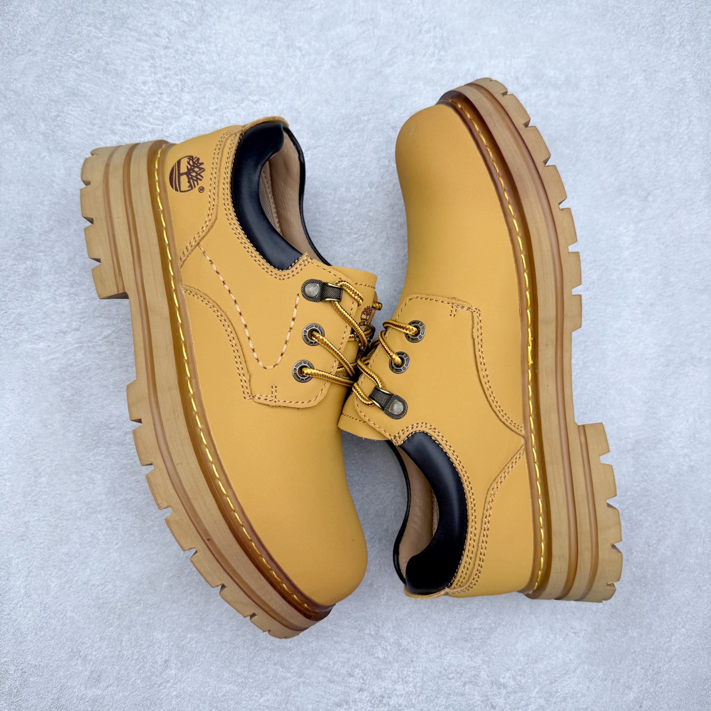 图片[3]-Timberland 天伯伦/添柏岚经典款 25ss新款低帮 经典再造 全新升级 广东大厂品质 原盒原包装 面料采用意大利🇮🇹顶级磨砂牛皮 搭配防臭防腐真皮乳胶鞋垫 给您完美的穿着体验 质量考究耐穿 型男必备 专治不帅 高品质脚感一流 独家供应 尺码：39 40 41 42 43 44 偏大一码-选品中心